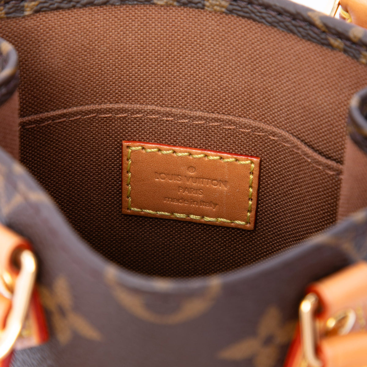Louis Vuitton Monogram Petit Sac Plat