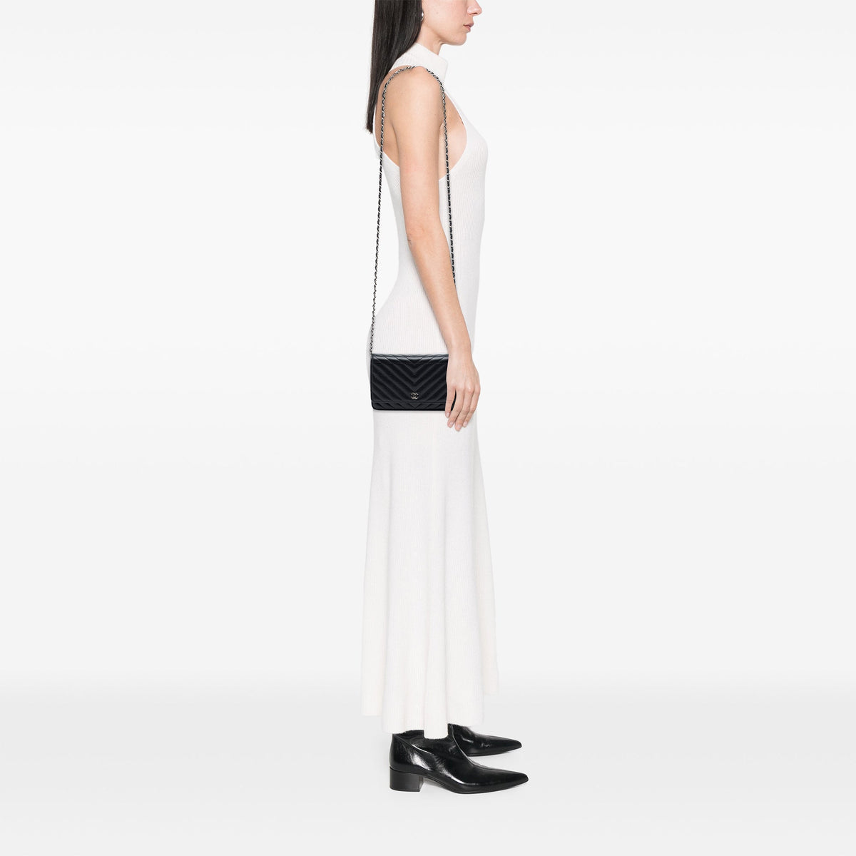 Chanel CC Chevron Lambskin Wallet On Chain — Black