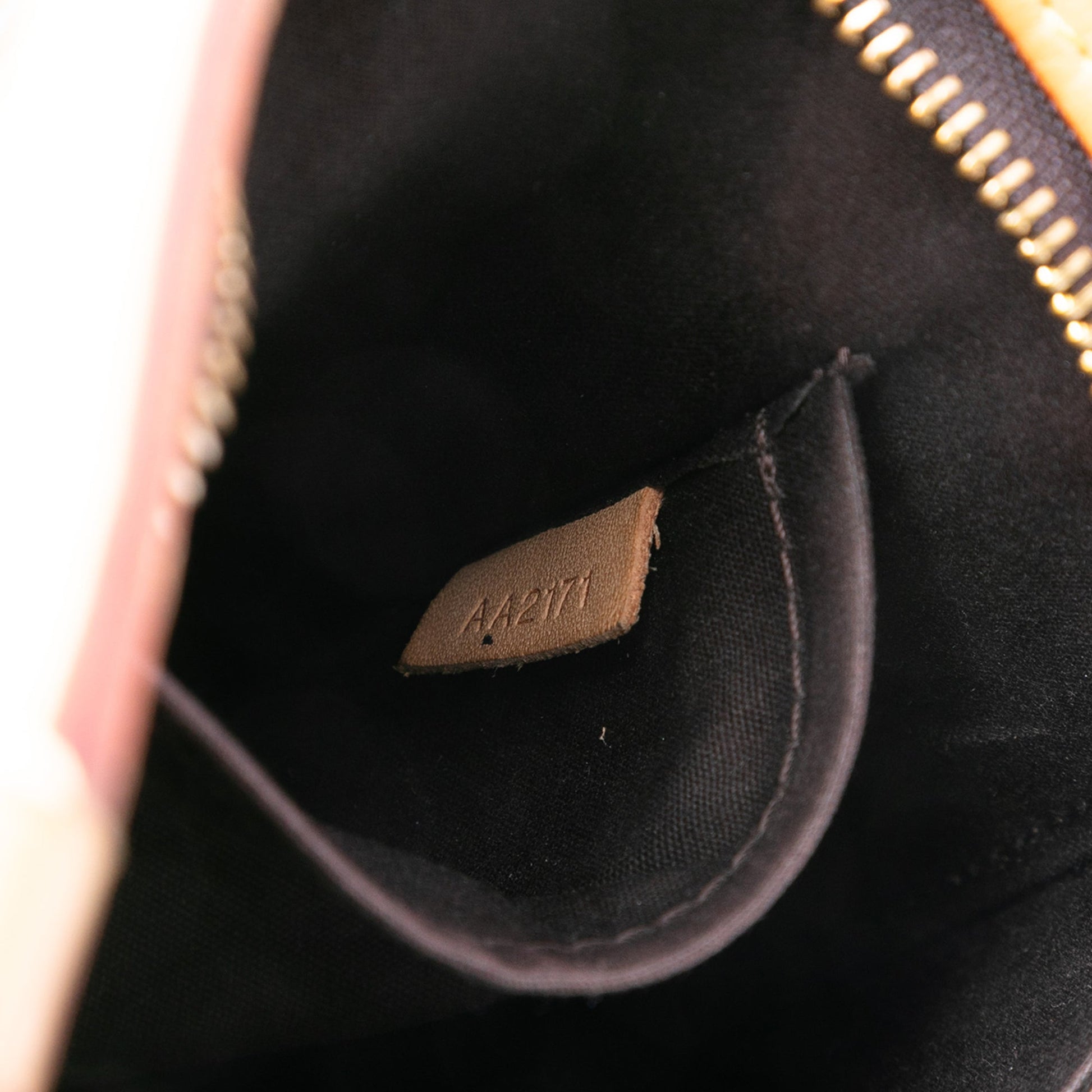Louis Vuitton Monogram Vernis Brea MM