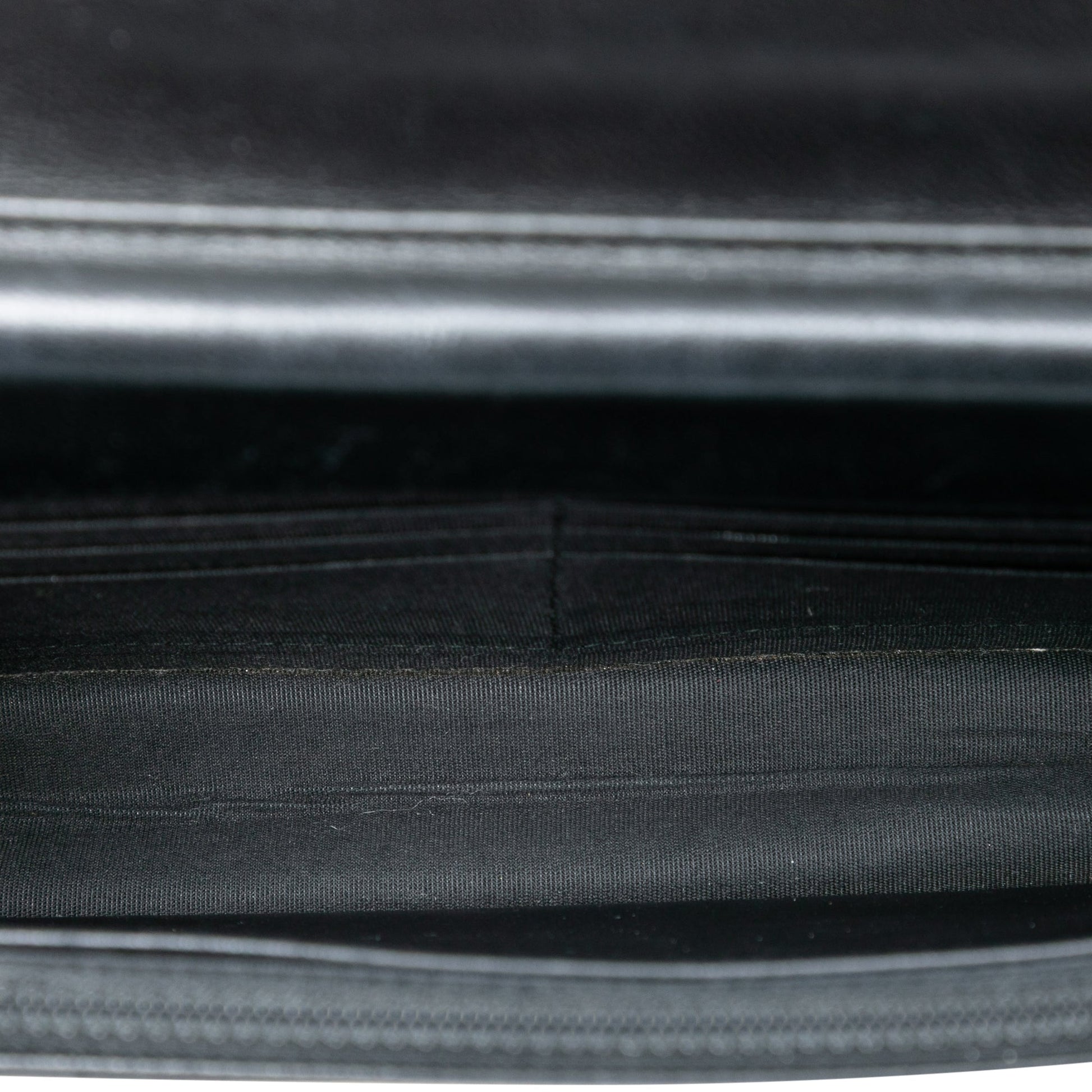CC Embossed Lambskin Diamond Wallet On Chain