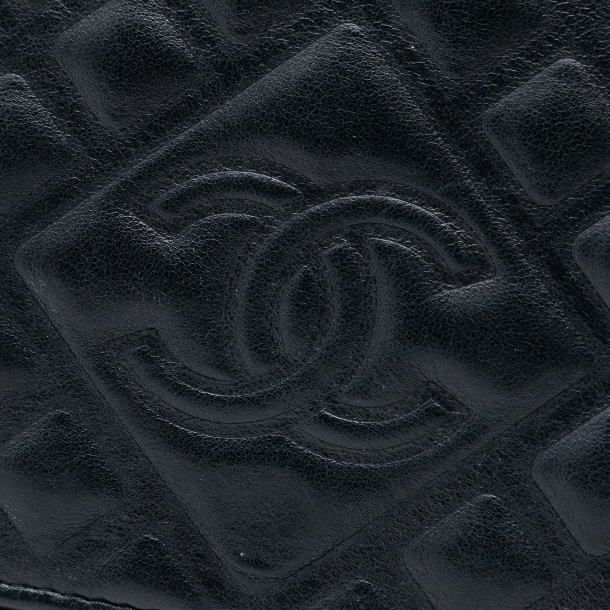 CC Embossed Lambskin Diamond Wallet On Chain