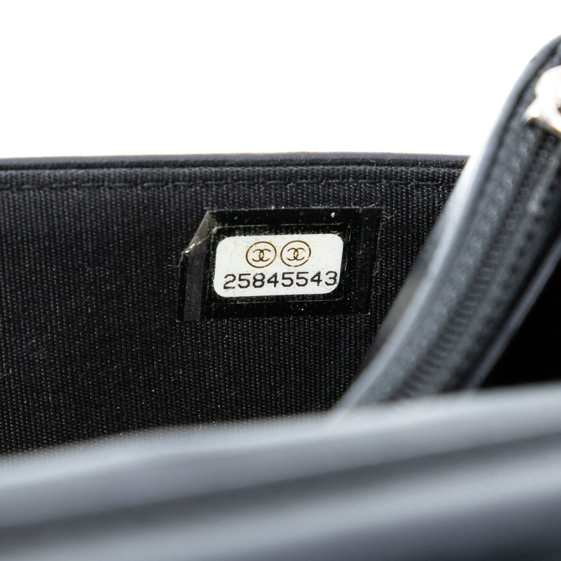 CC Embossed Lambskin Diamond Wallet On Chain