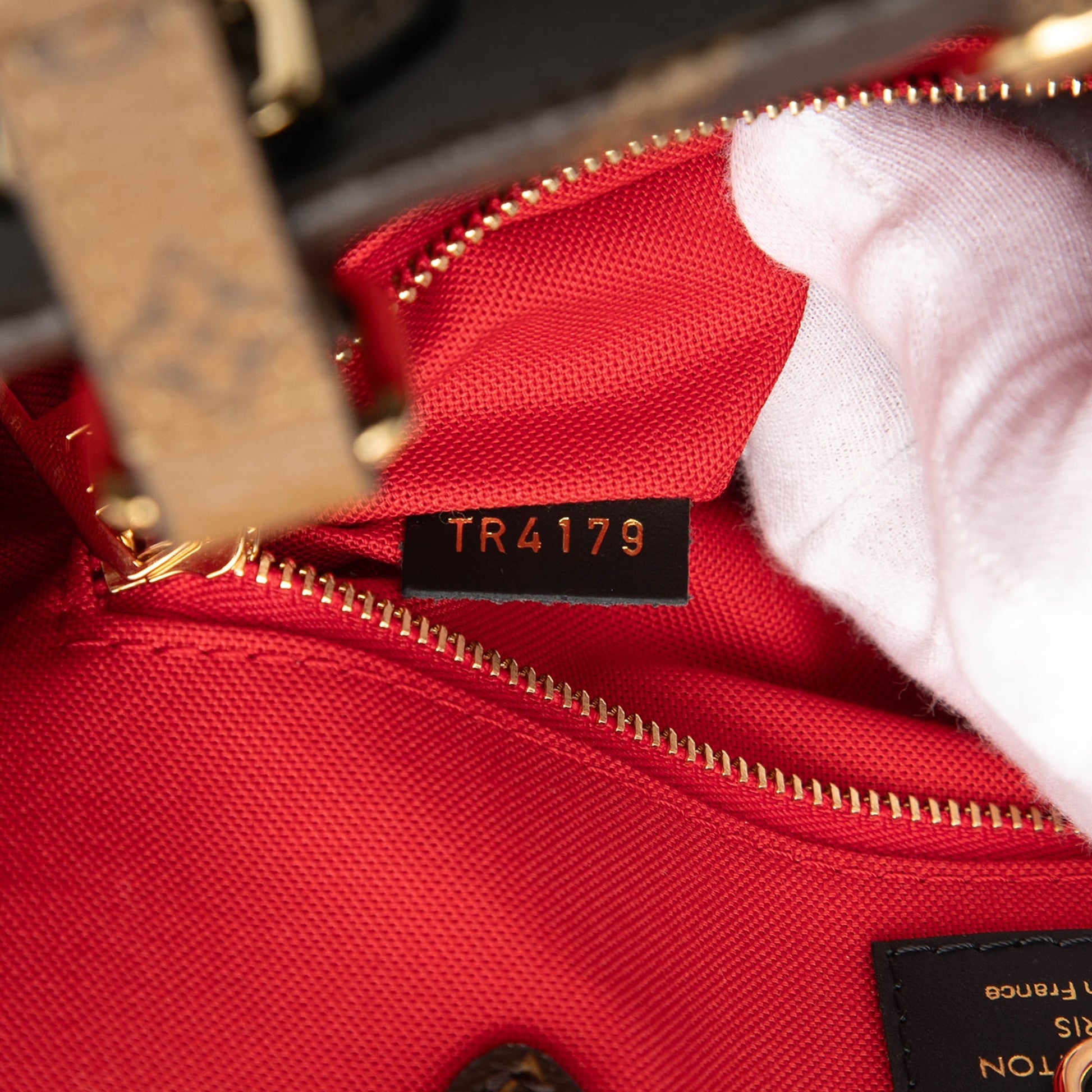 Louis Vuitton Monogram Reverse Giant OnTheGo MM