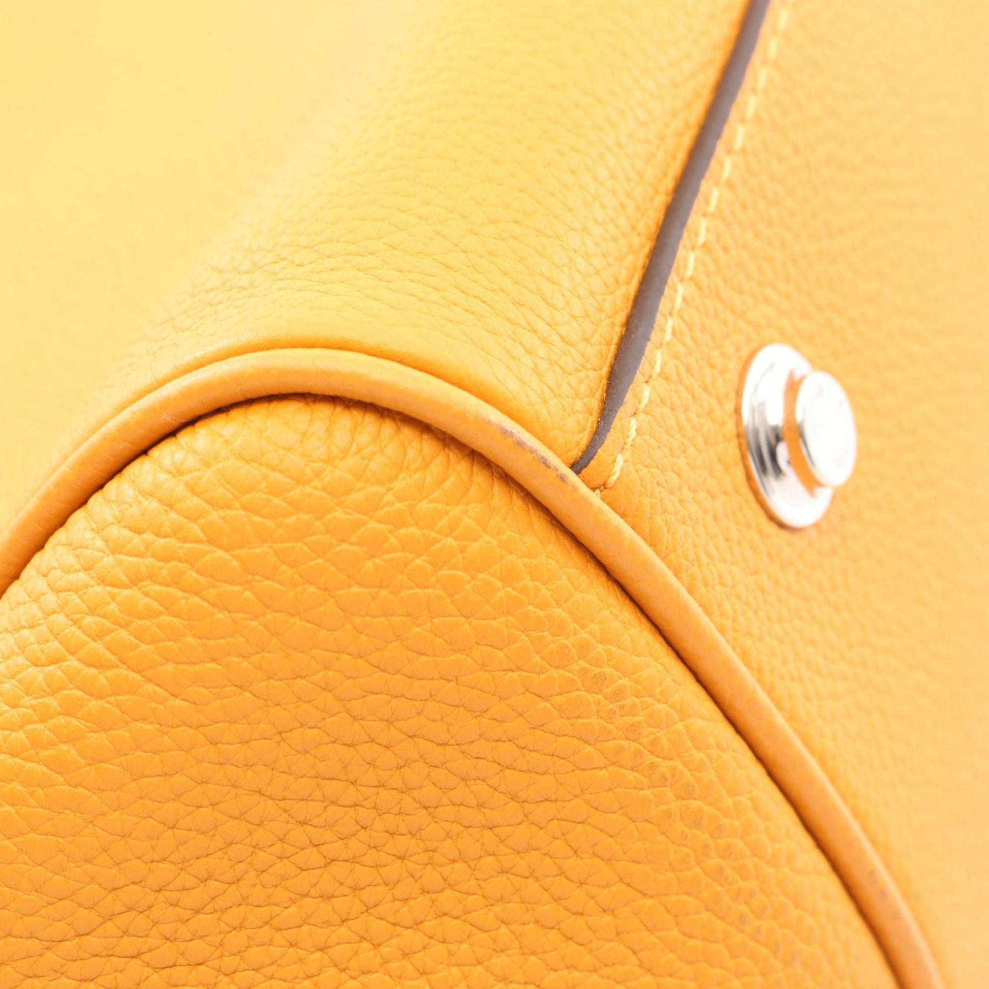 Louis Vuitton Veau Nuage Milla PM