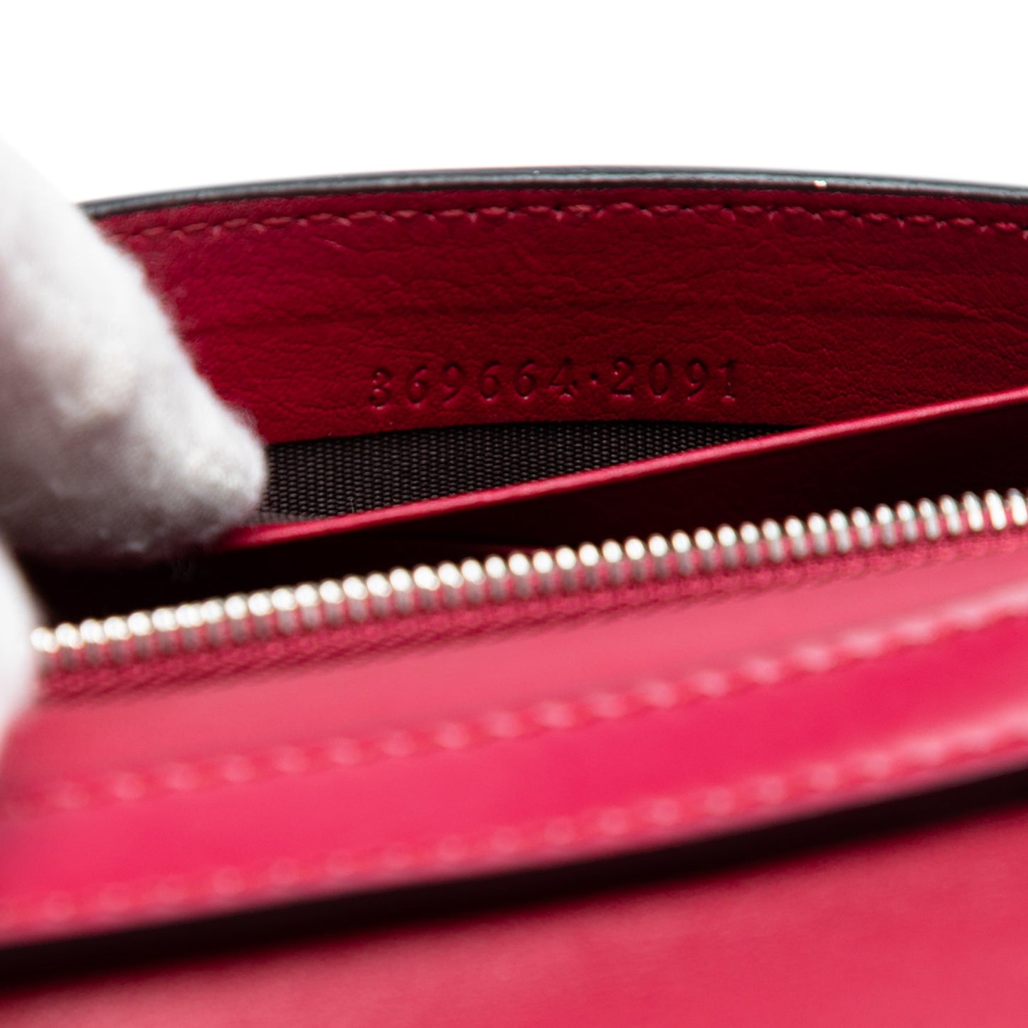 Leather Interlocking G Dollar Wallet On Chain