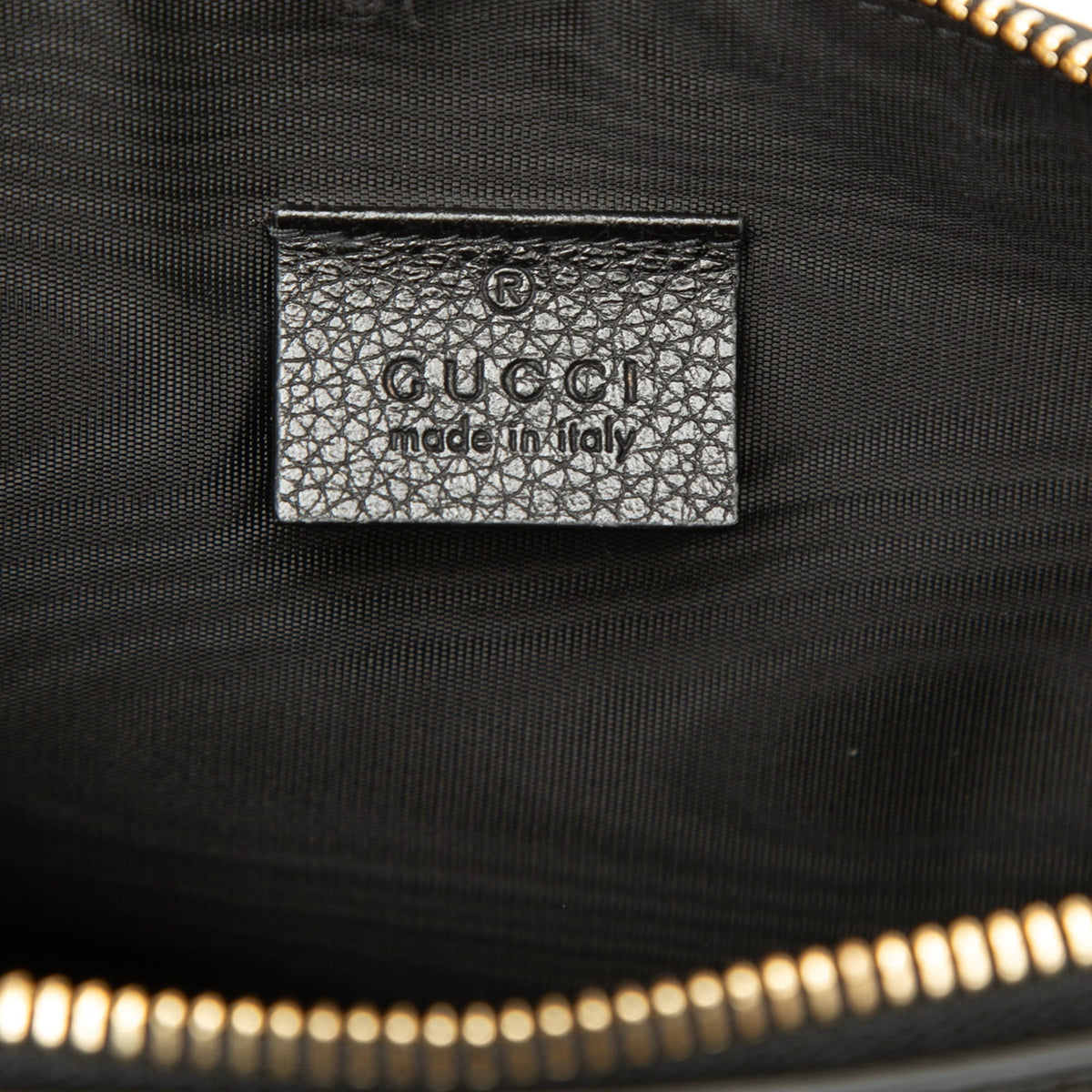 Gucci Grained Calfskin Zumi Zip Pouch — Black