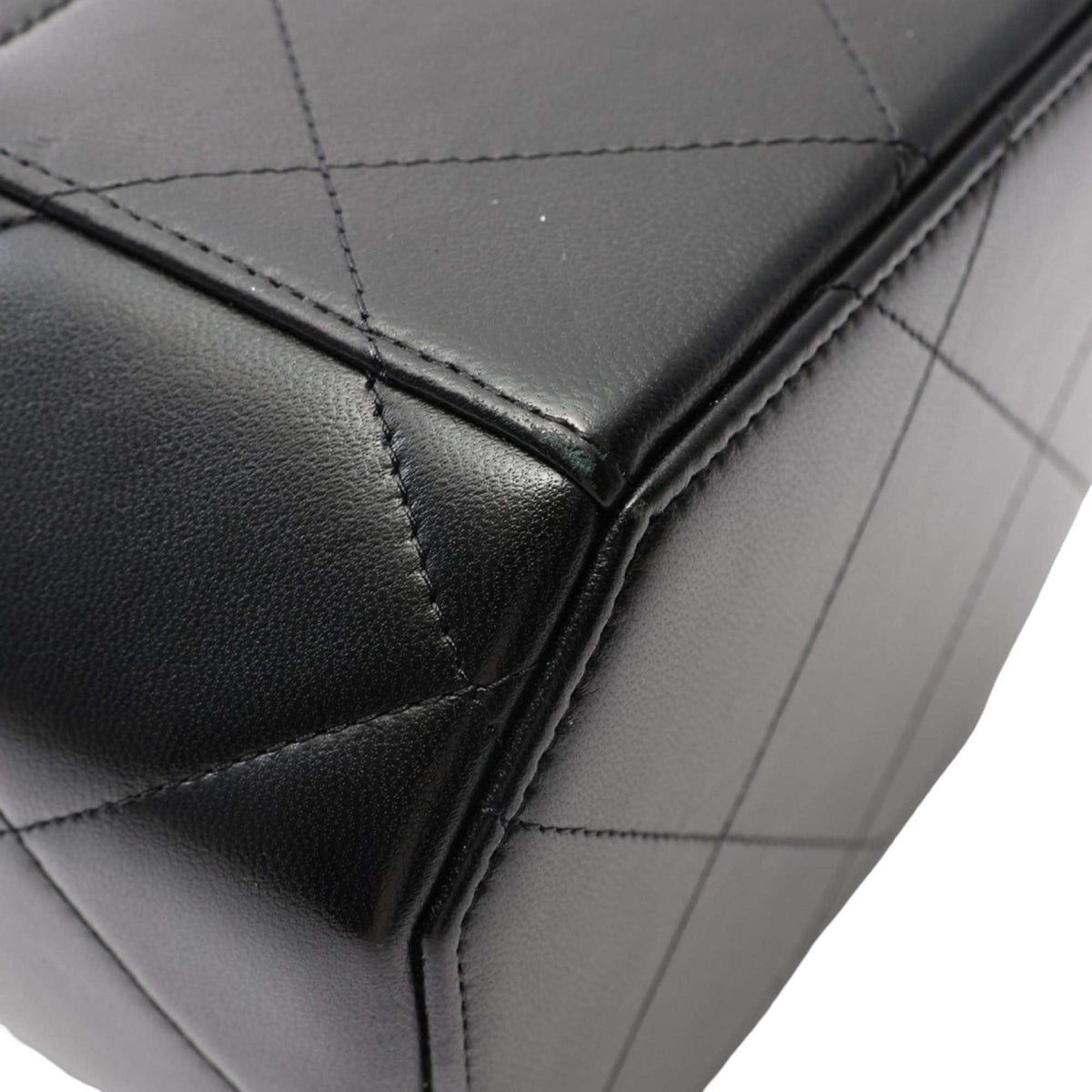 Chanel Quilted Lambskin Vendome Case — Black