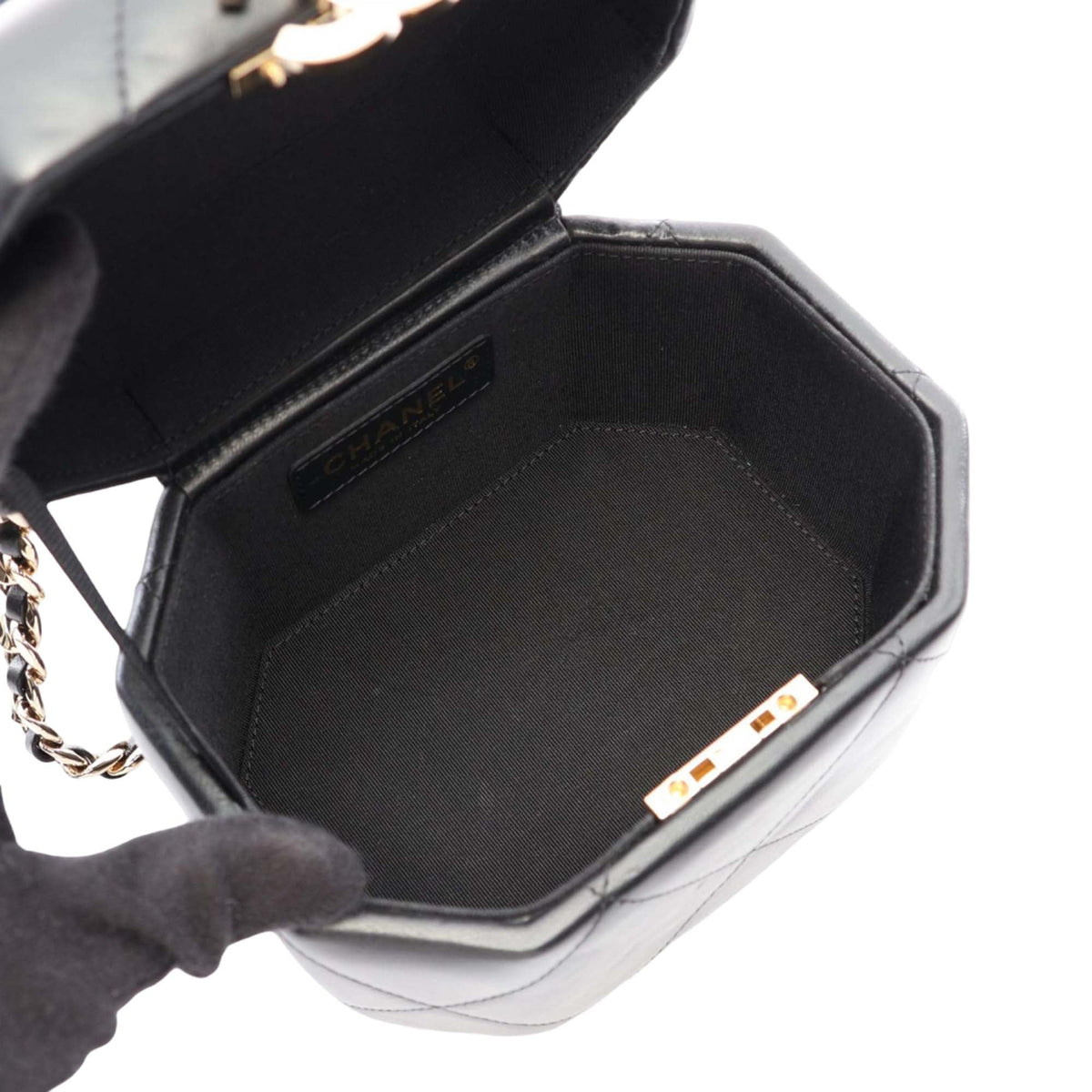 Chanel Quilted Lambskin Vendome Case — Black