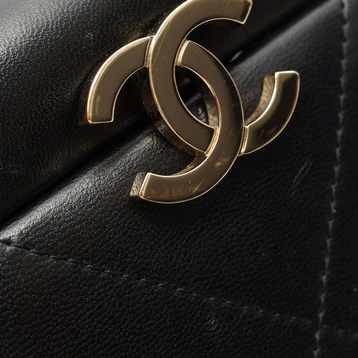Chanel Quilted Lambskin Vendome Case — Black