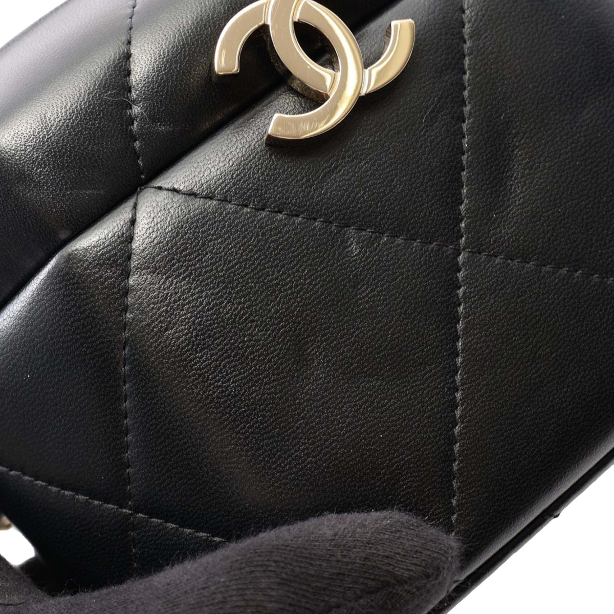Chanel Quilted Lambskin Vendome Case — Black