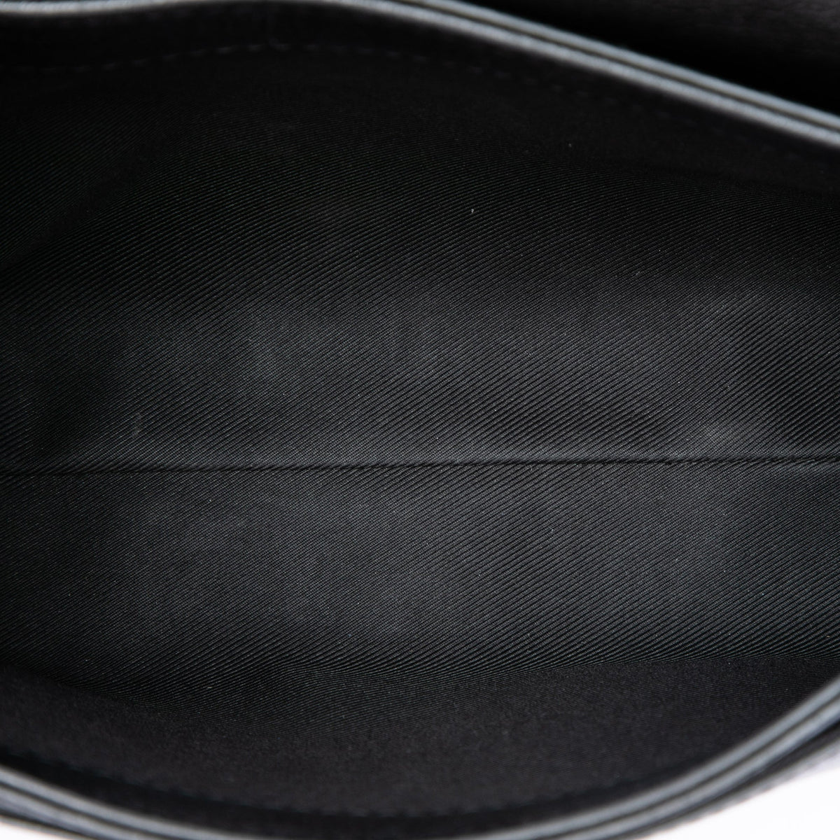 Louis Vuitton Leather Lockme II BB — Black