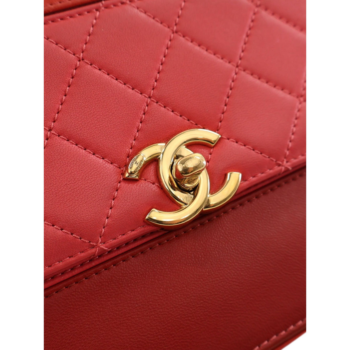 Chanel CC Tricolor Quilted Lambskin Single Flap — Red