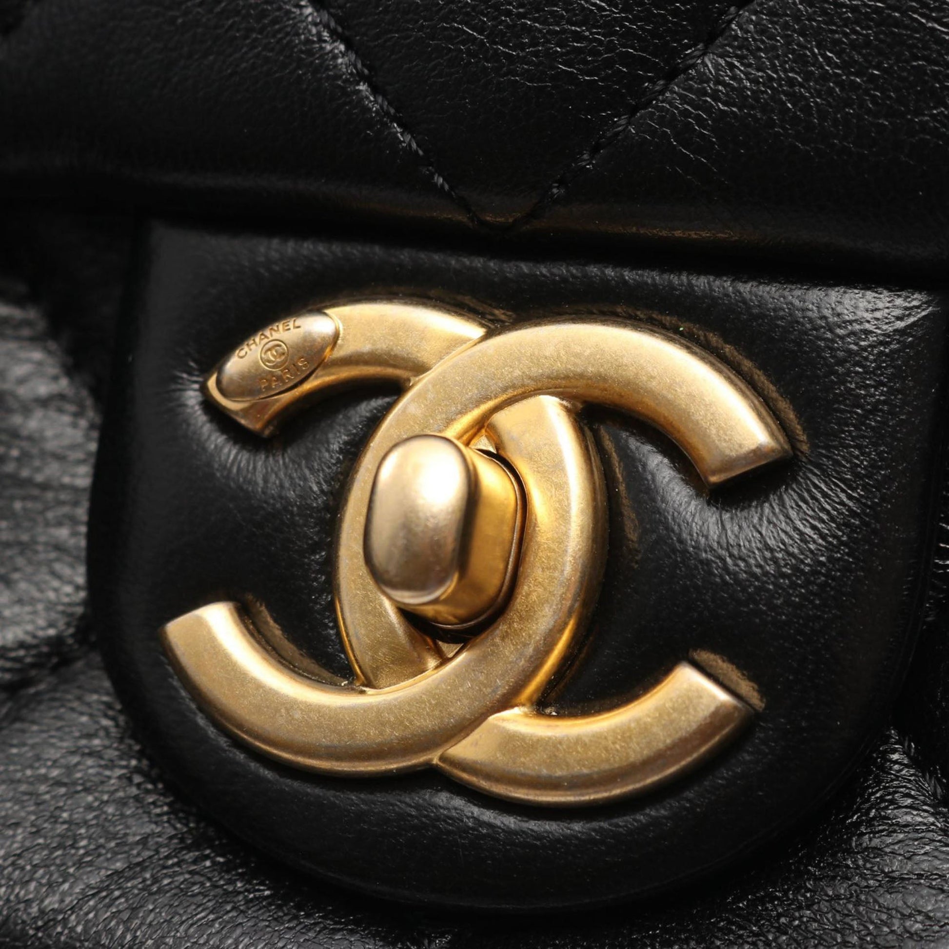 Chanel CC Quilted Lambskin Contrast Stitch Single Flap