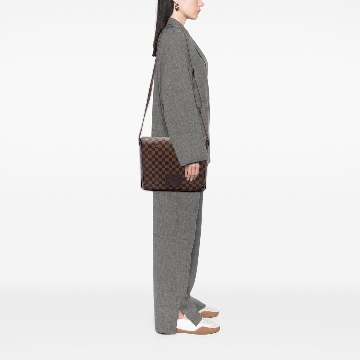 Louis Vuitton Damier Ebene Brooklyn MM — Brown