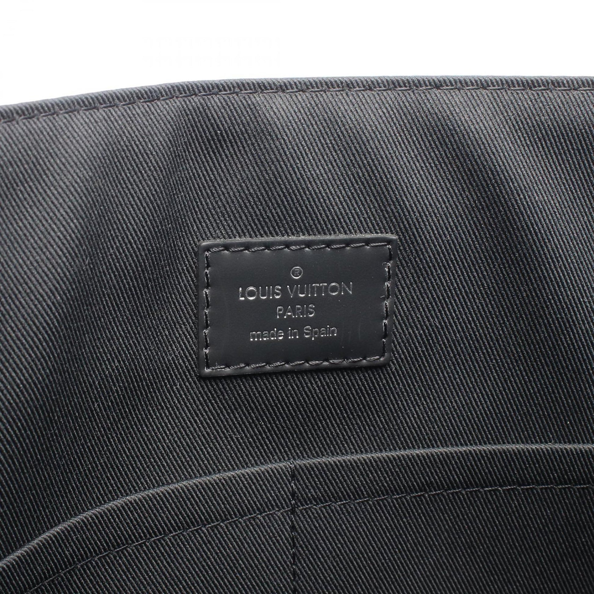 Louis Vuitton Damier Graphite District MM