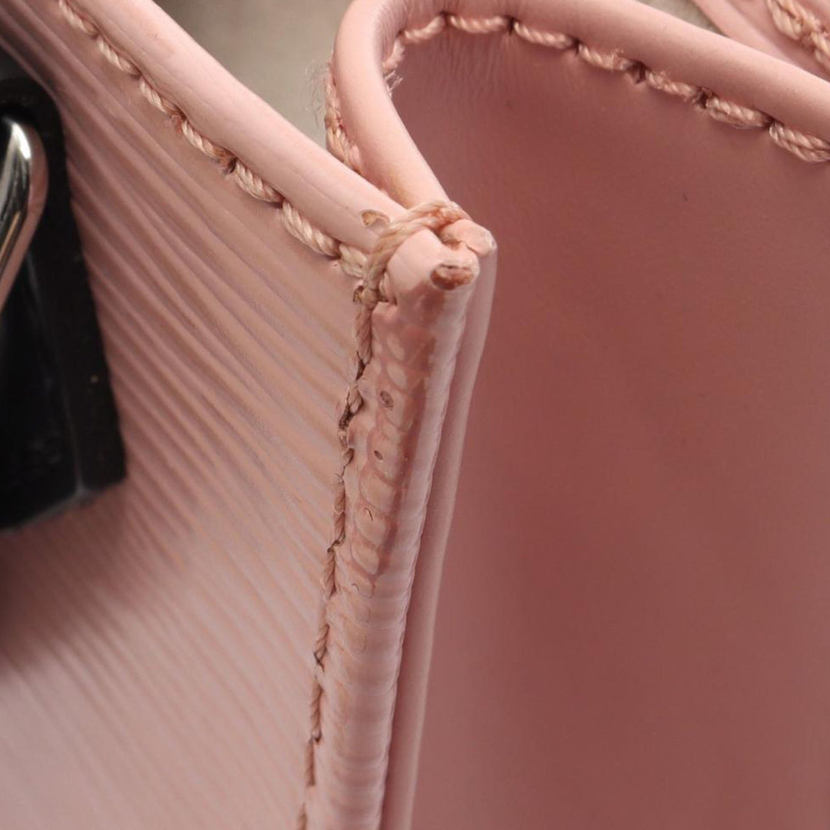 Louis Vuitton Epi Petit Sac Plat