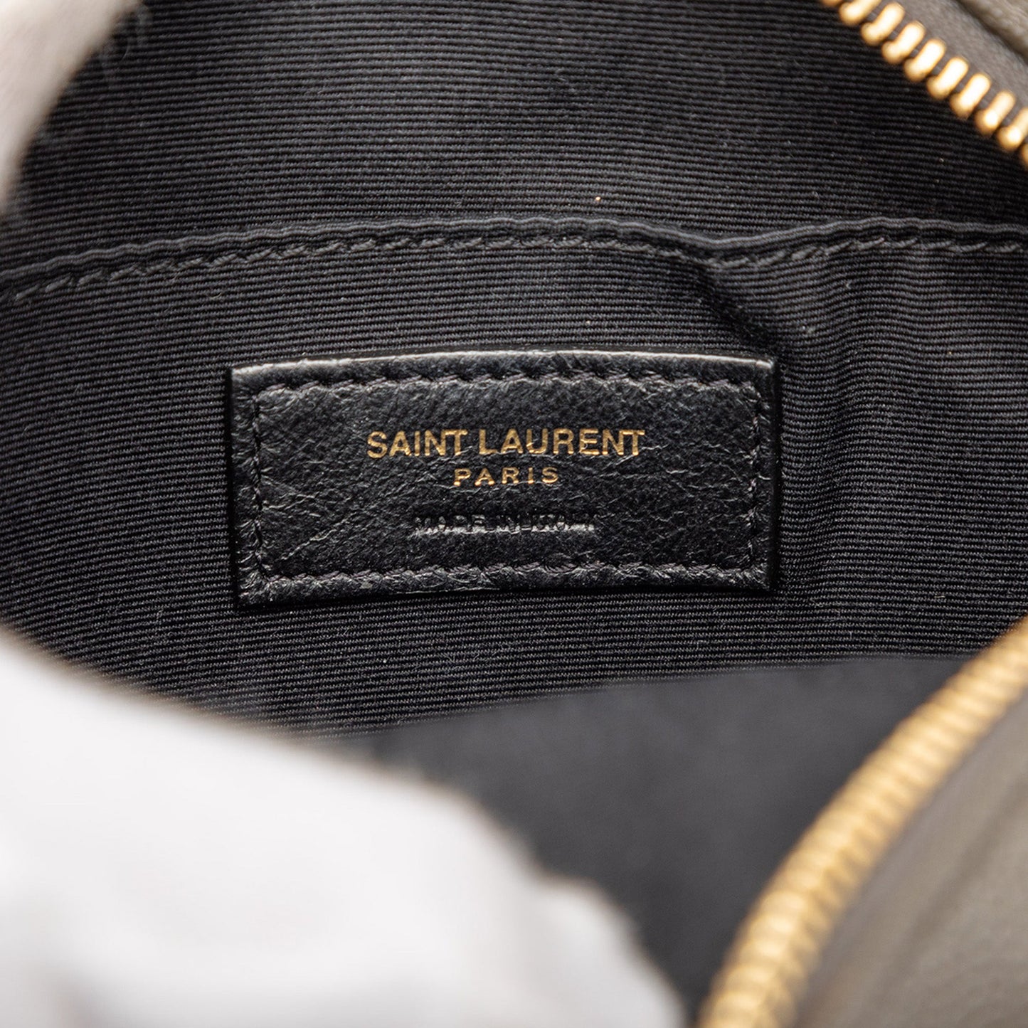 Saint Laurent Grain De Poudre Chevron Round Vinyle Camera Bag