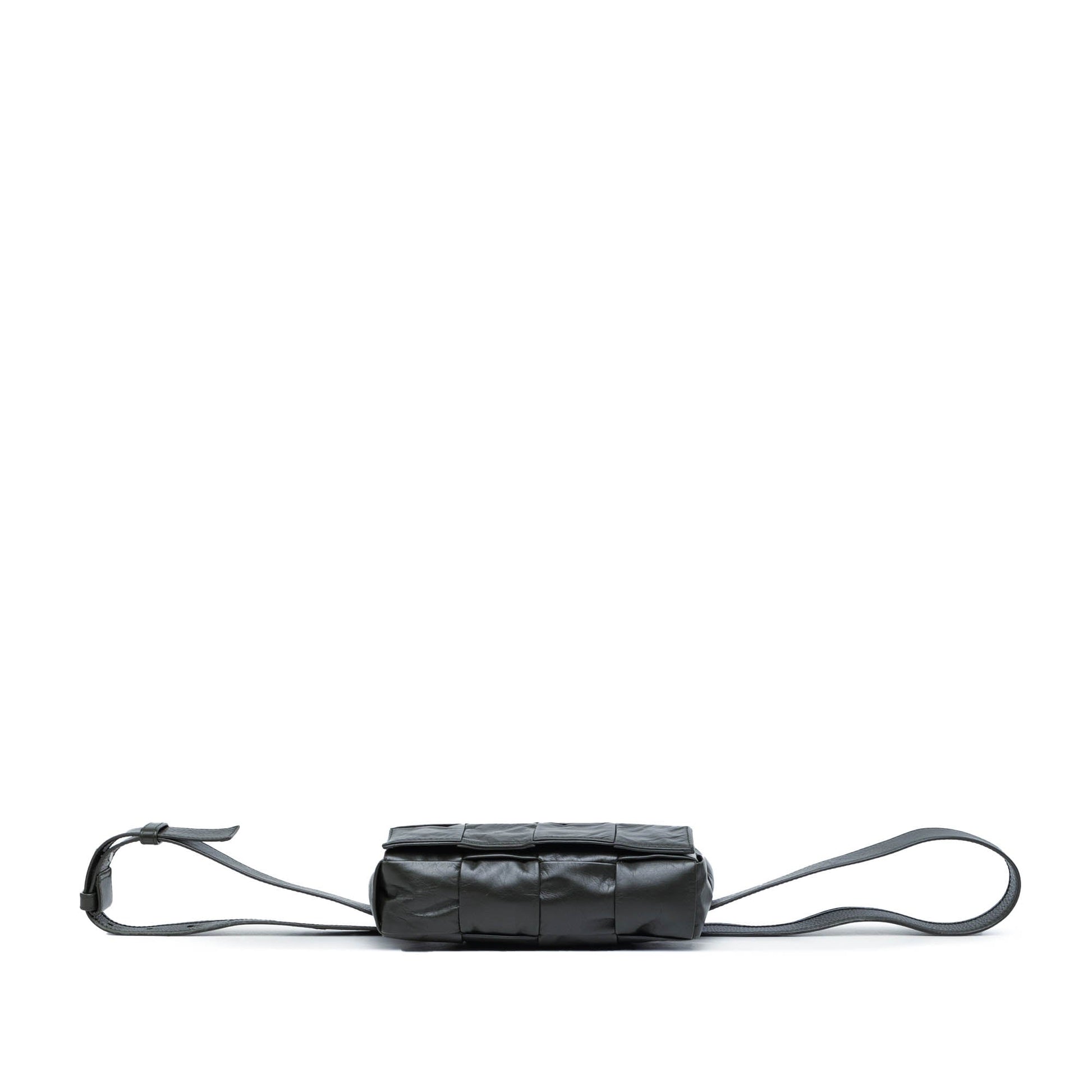 Bottega Veneta Paper Calfskin Intrecciato Cassette Belt Bag