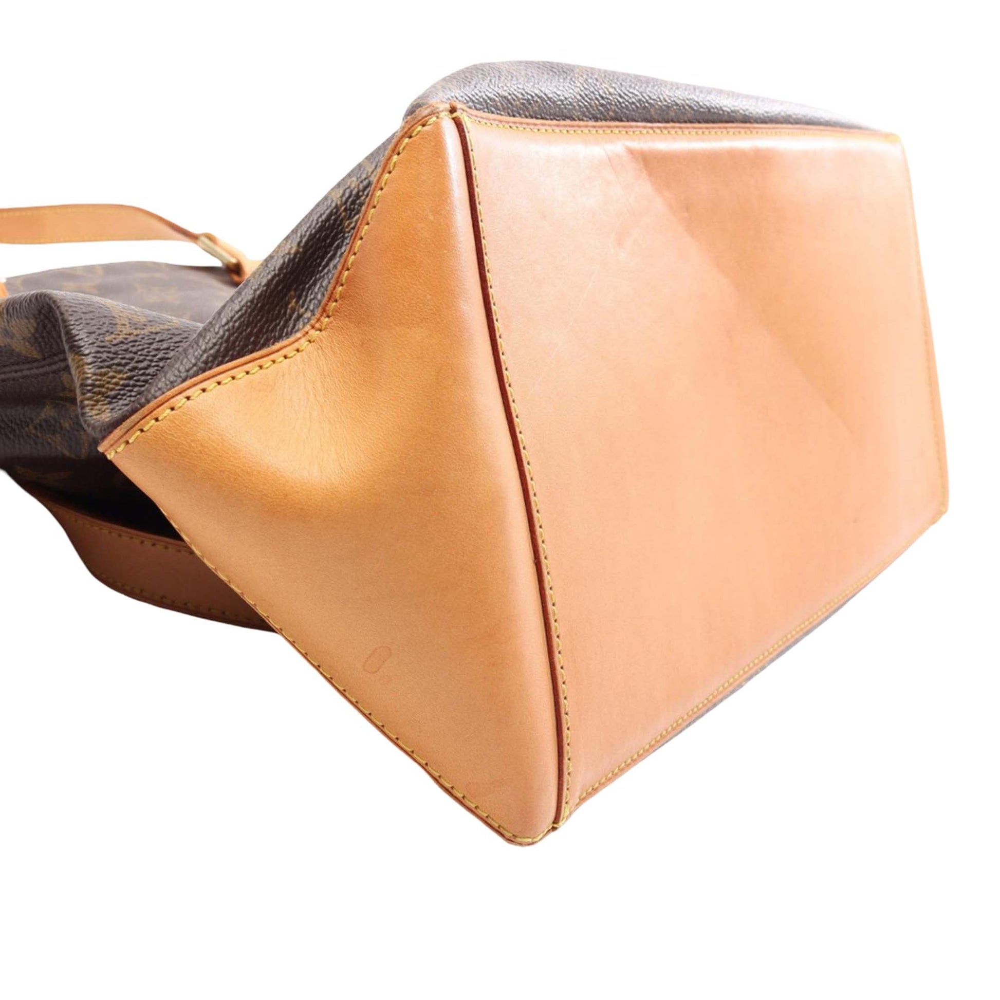Louis Vuitton Monogram Cabas Mezzo