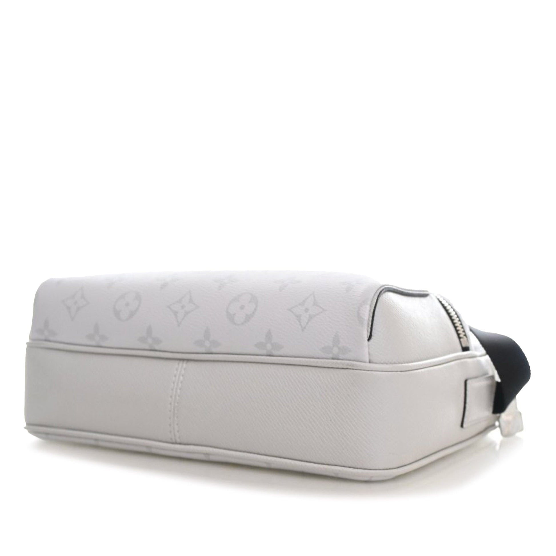 Louis Vuitton Monogram Taigarama Outdoor Messenger