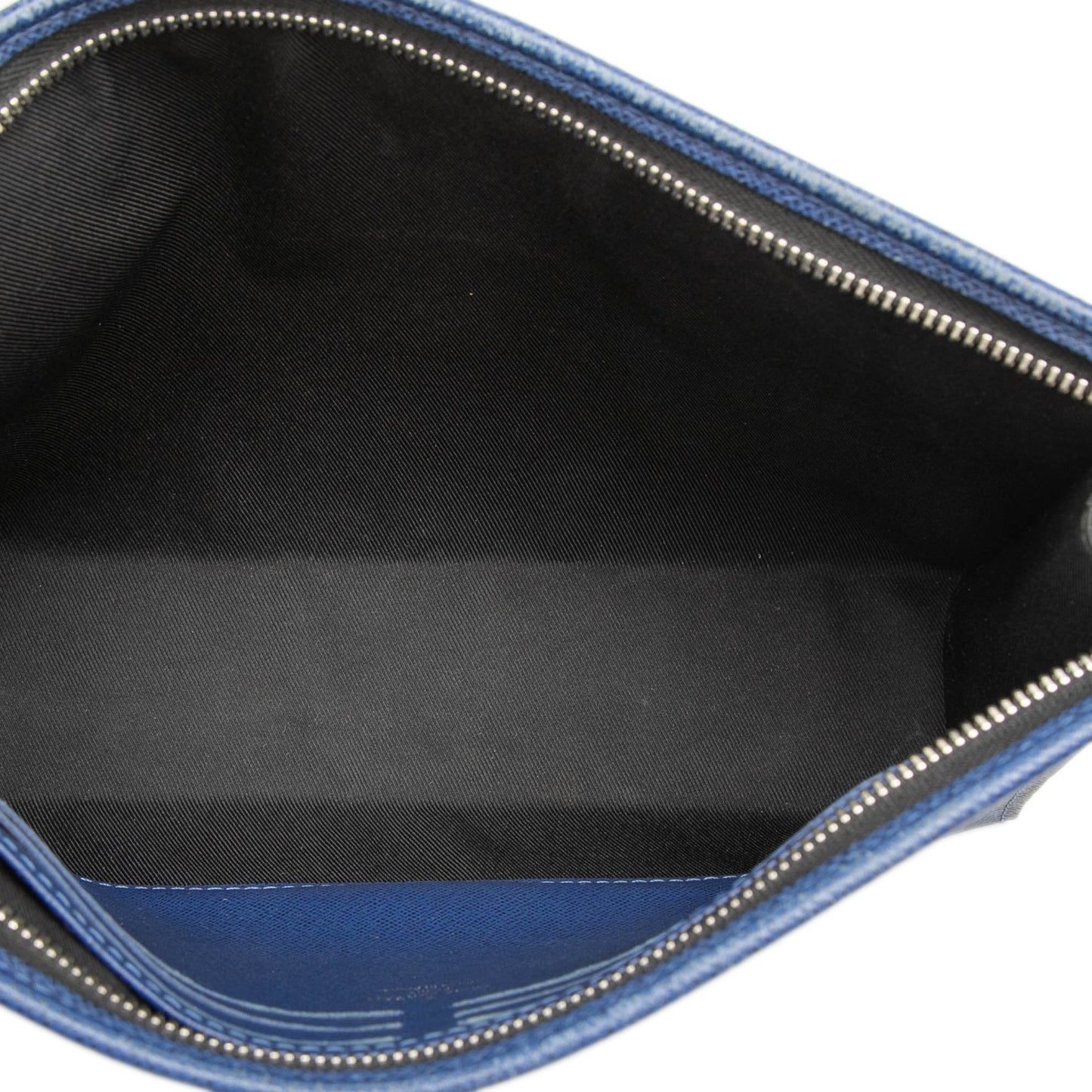 Monogram Taigarama Pochette Voyage MM
