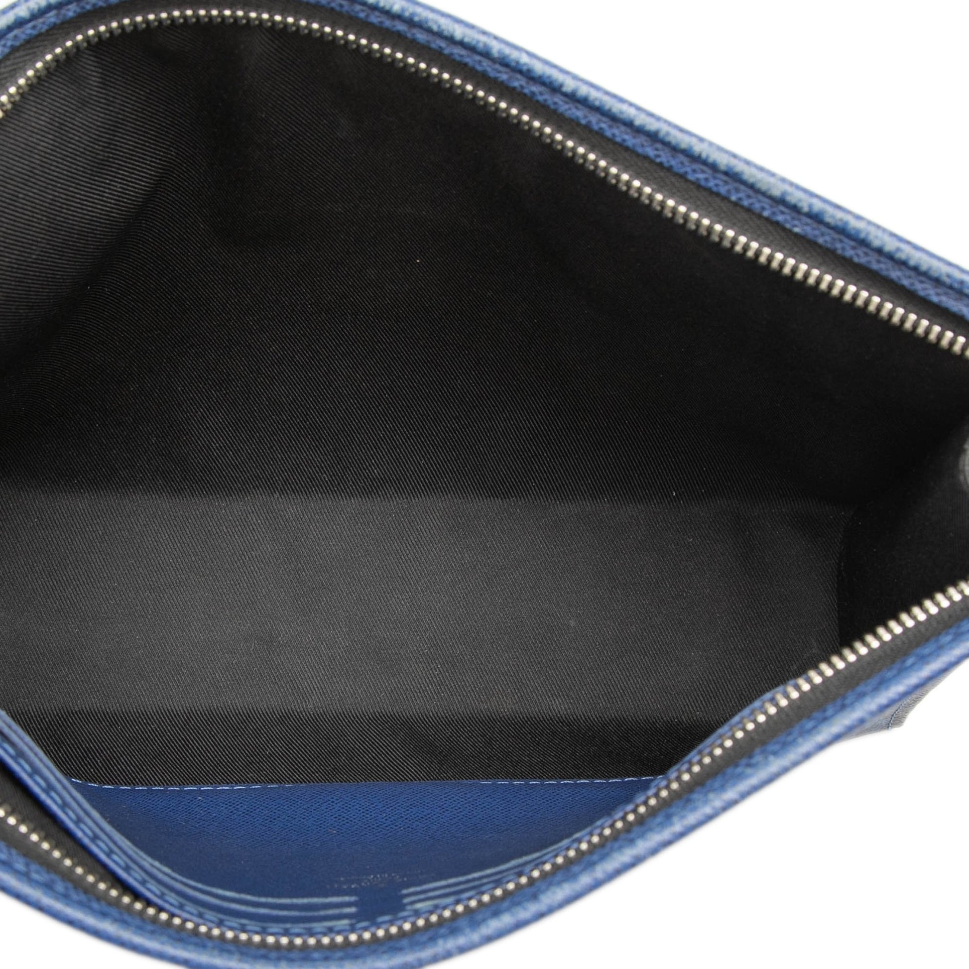 Monogram Taigarama Pochette Voyage MM