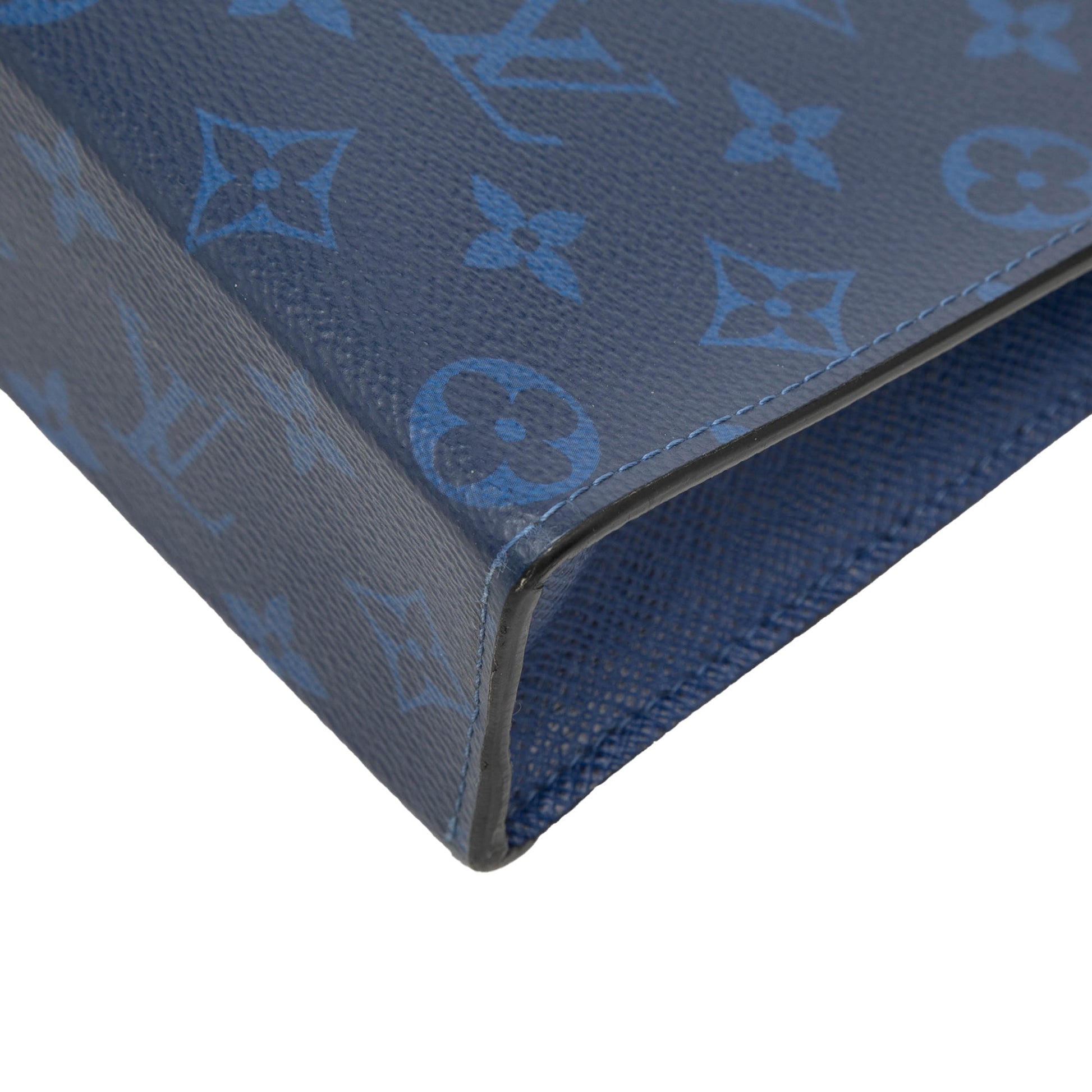 Monogram Taigarama Pochette Voyage MM