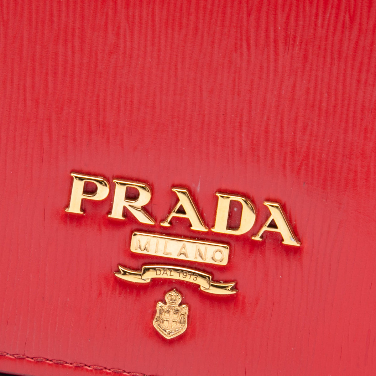 Prada Vitello Move Wallet on Chain