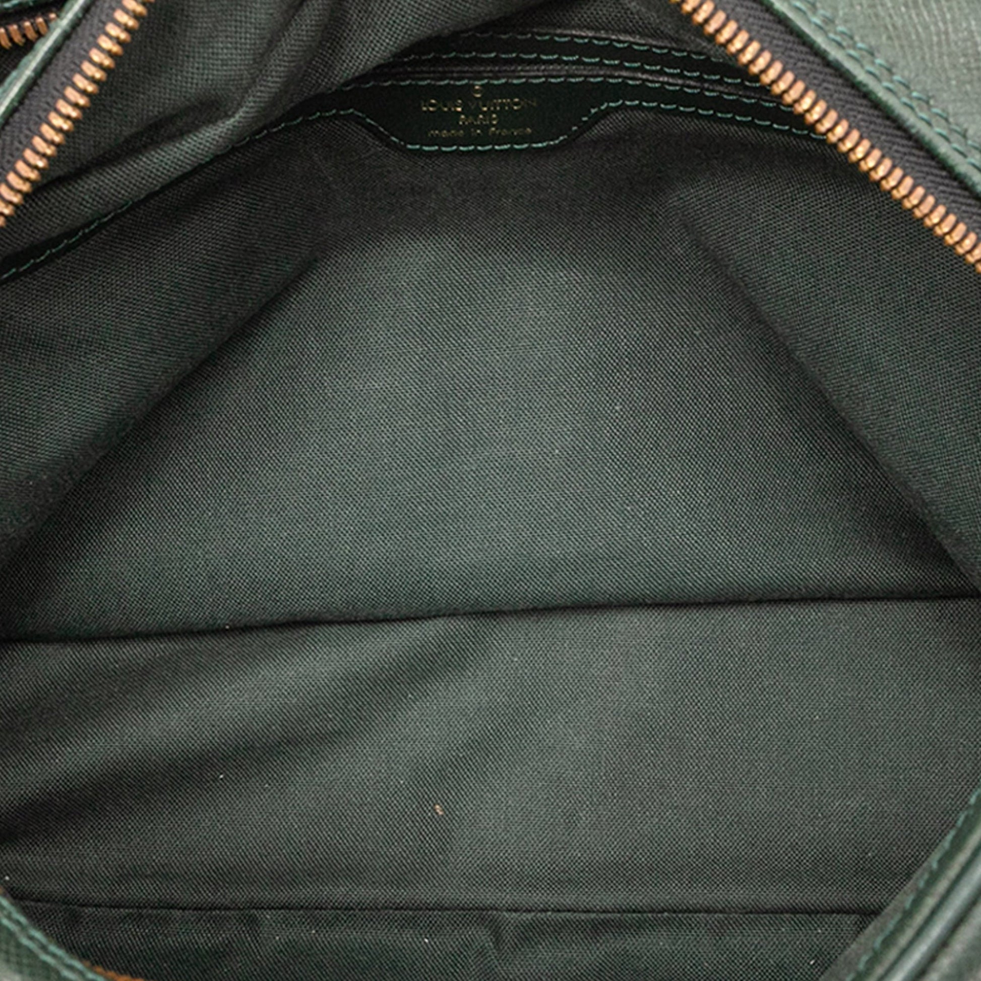 Louis Vuitton Taiga Reporter PM
