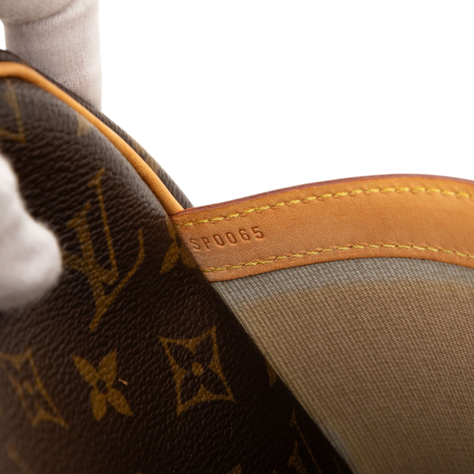 Louis Vuitton Monogram Reporter GM