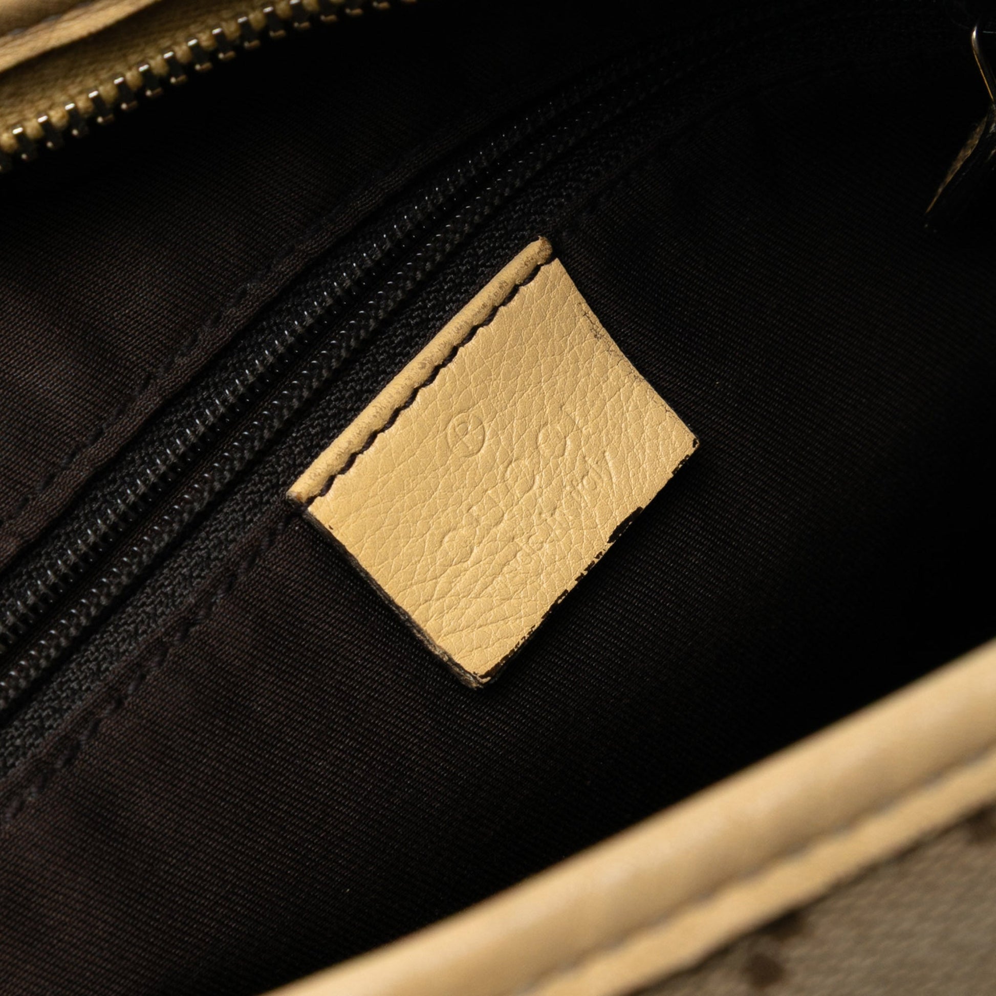 Gucci GG Canvas Abbey D Ring Crossbody