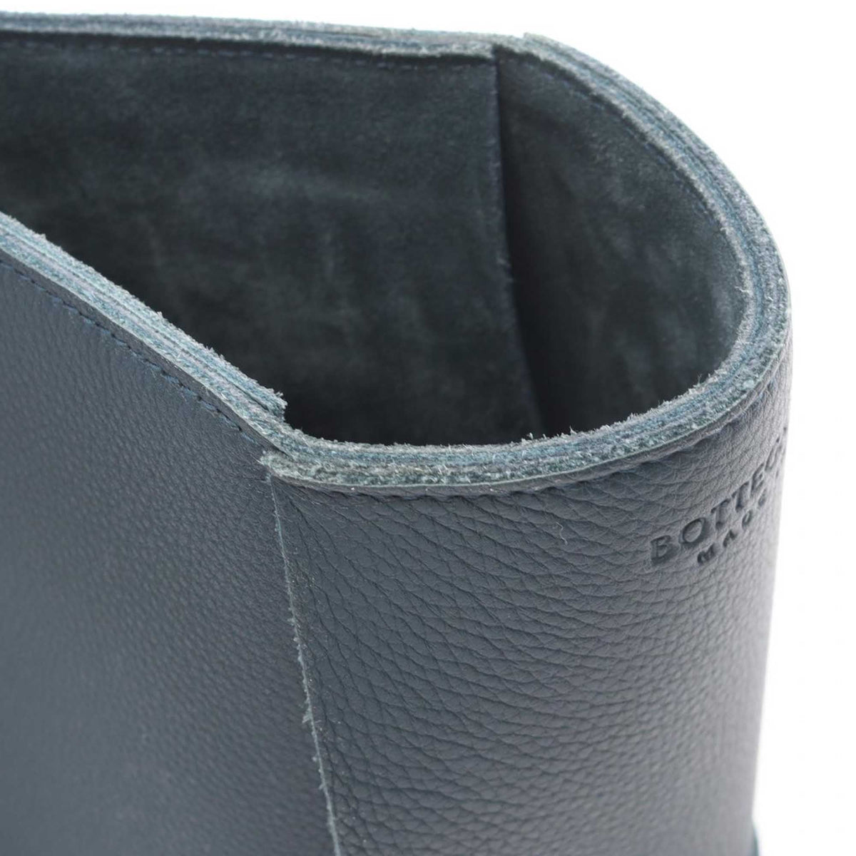 Bottega Veneta Medium Grained Calfskin Maxi Intrecciato Arco Tote
