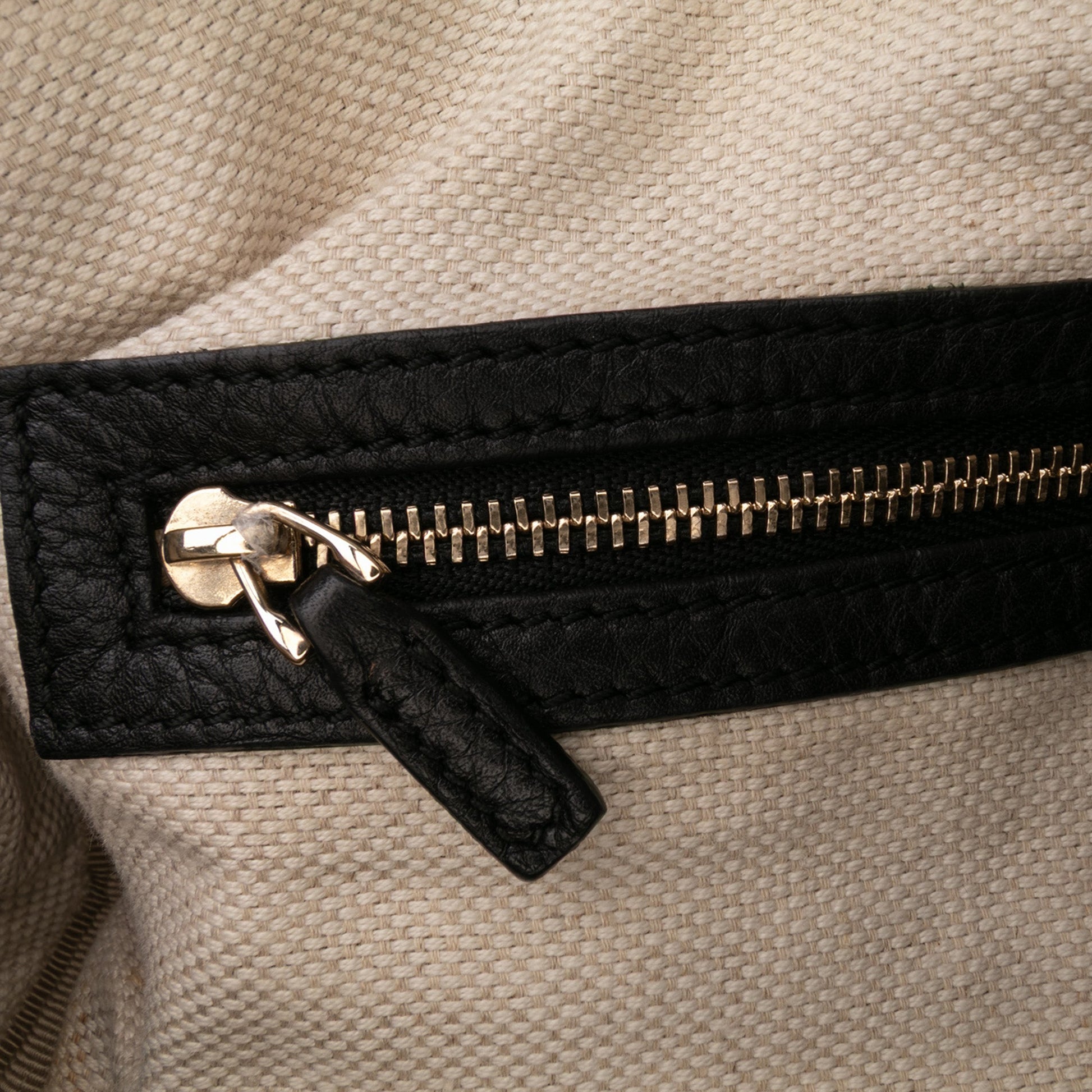 Gucci Medium Pebbled Calfskin Soho Boston Bag