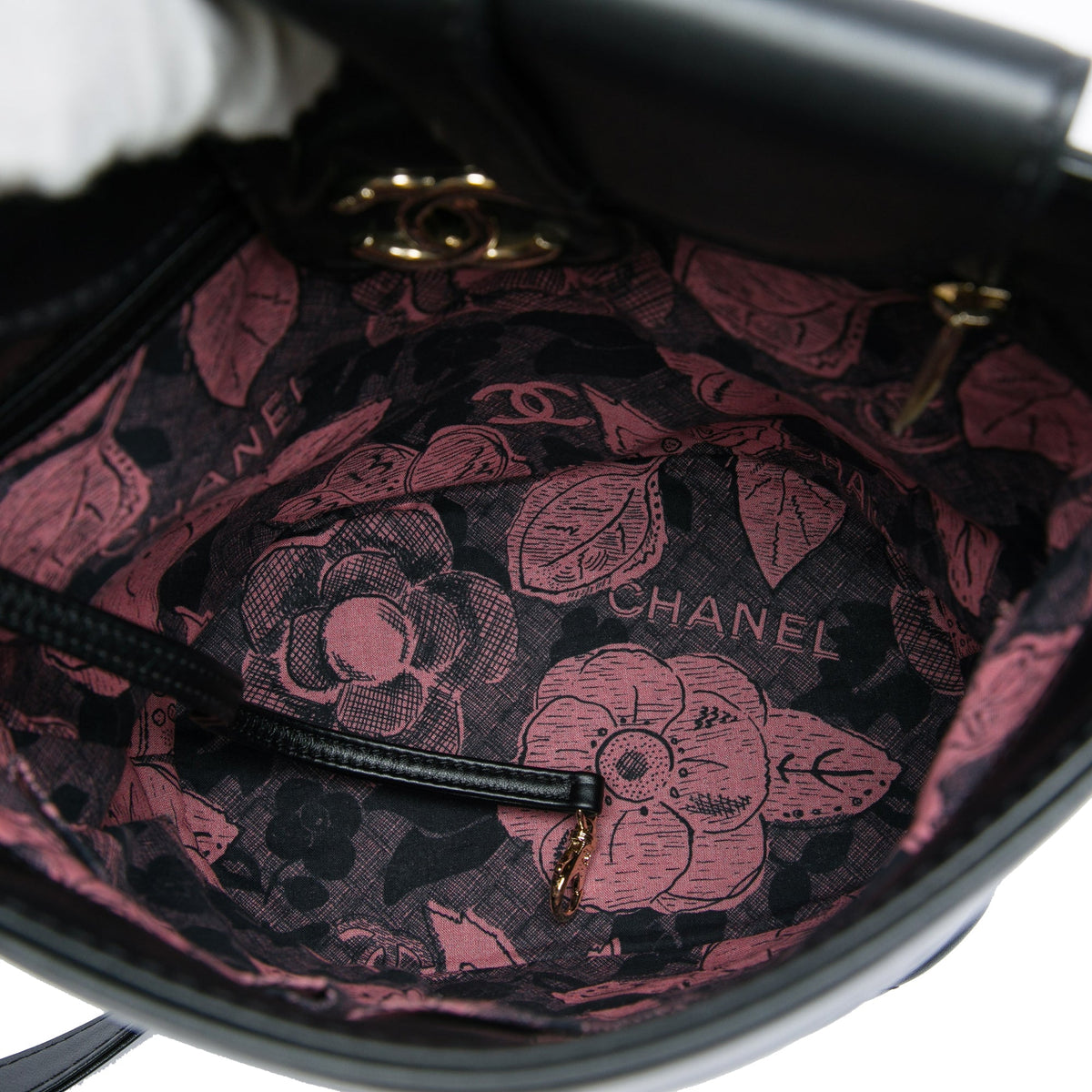 Chanel CC Quilted Lambskin Chain Bucket Bag — Black