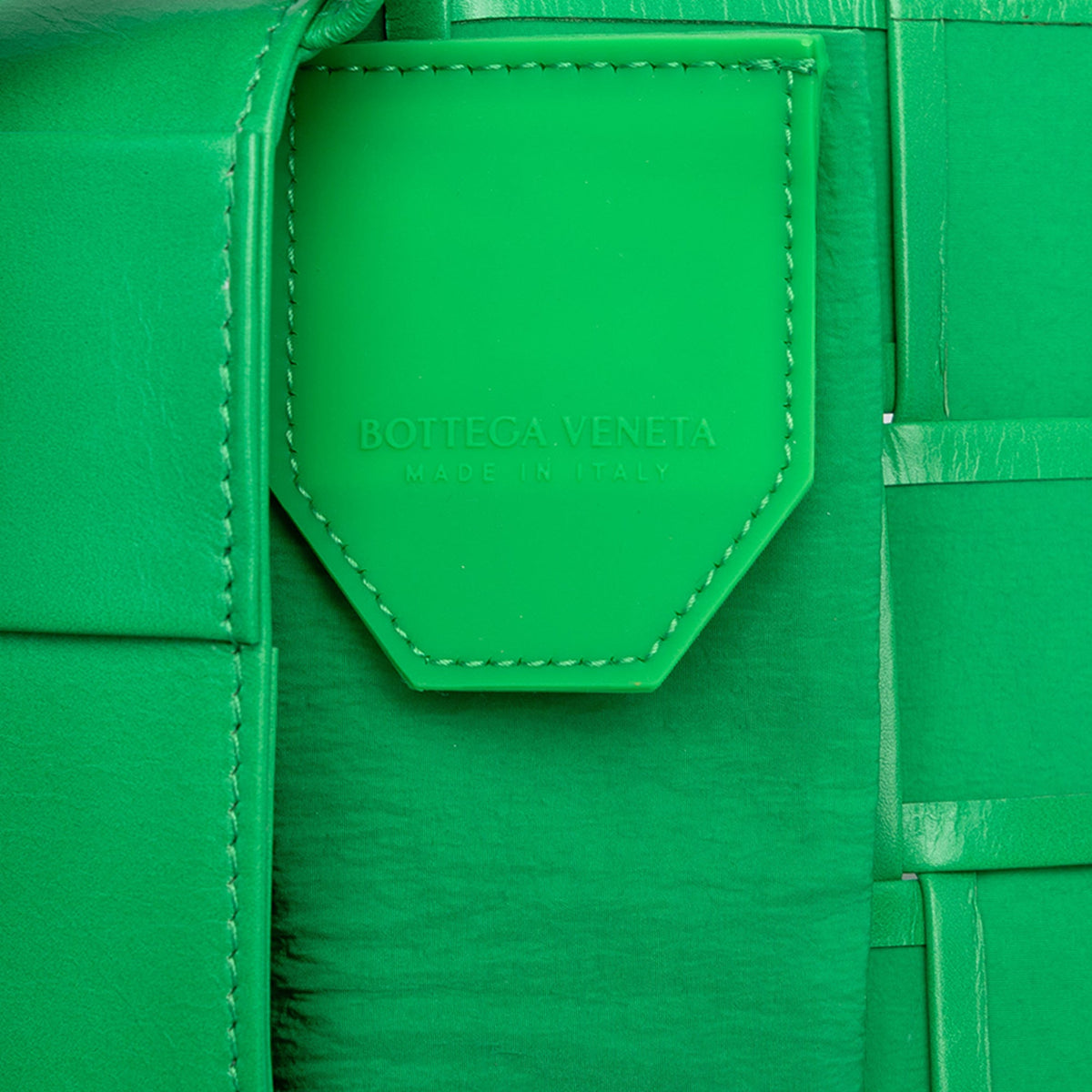 Bottega Veneta Candy Nappa Intrecciato Cassette Crossbody — Green