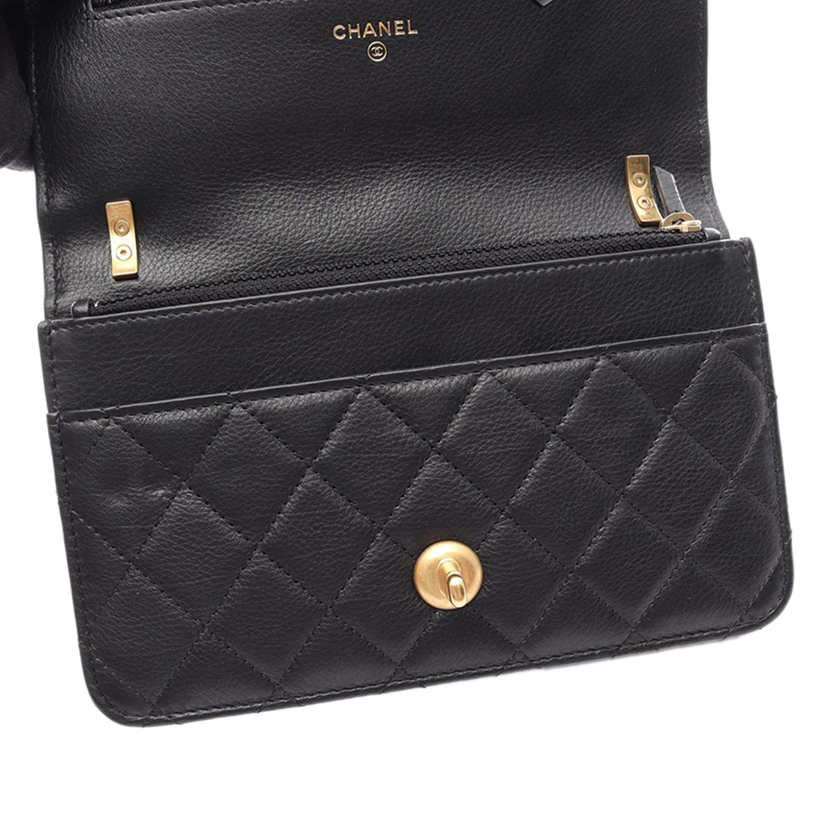 Chanel Quilted Calfskin Pearl CC Accordion Wallet on Chain