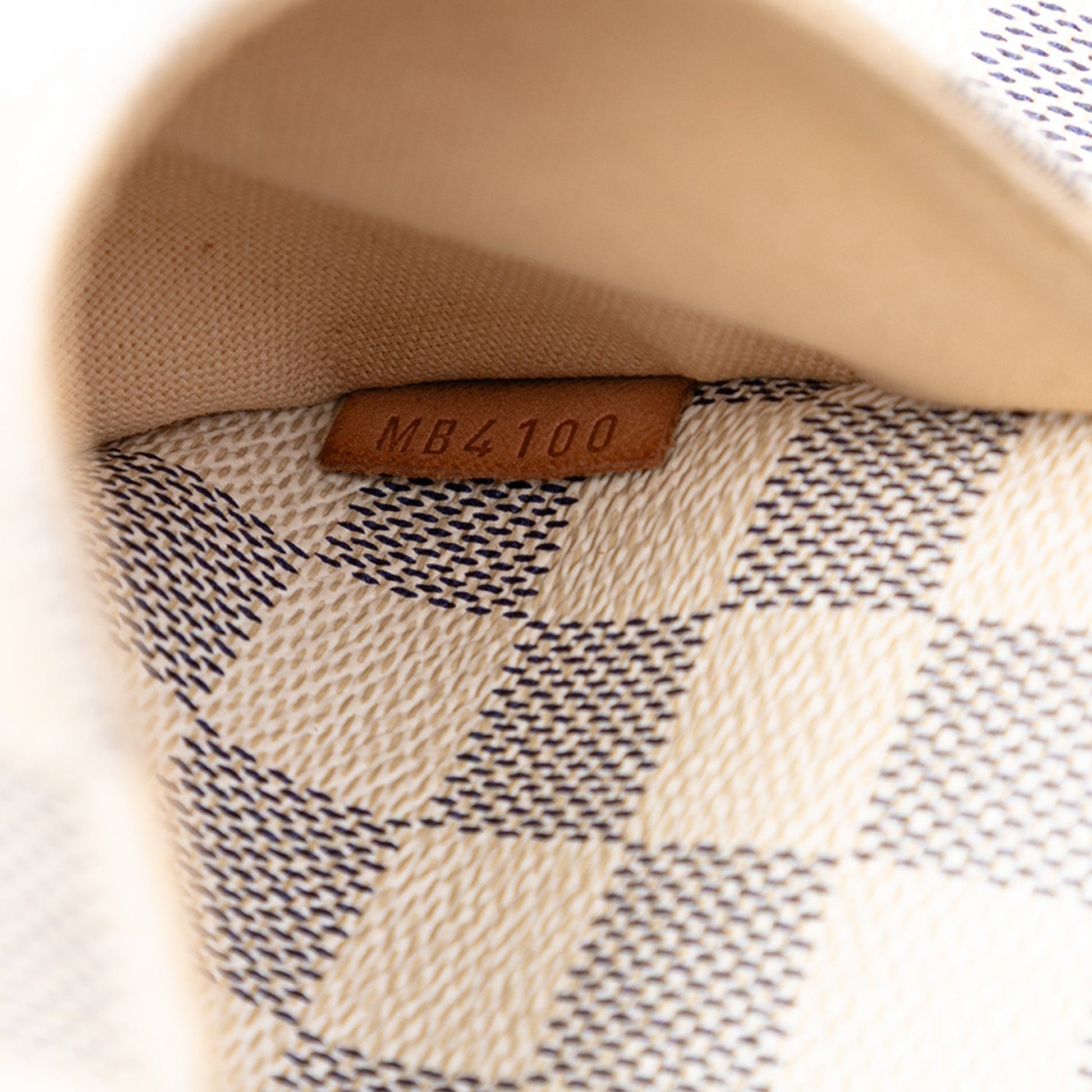 Louis Vuitton Damier Azur Totally MM