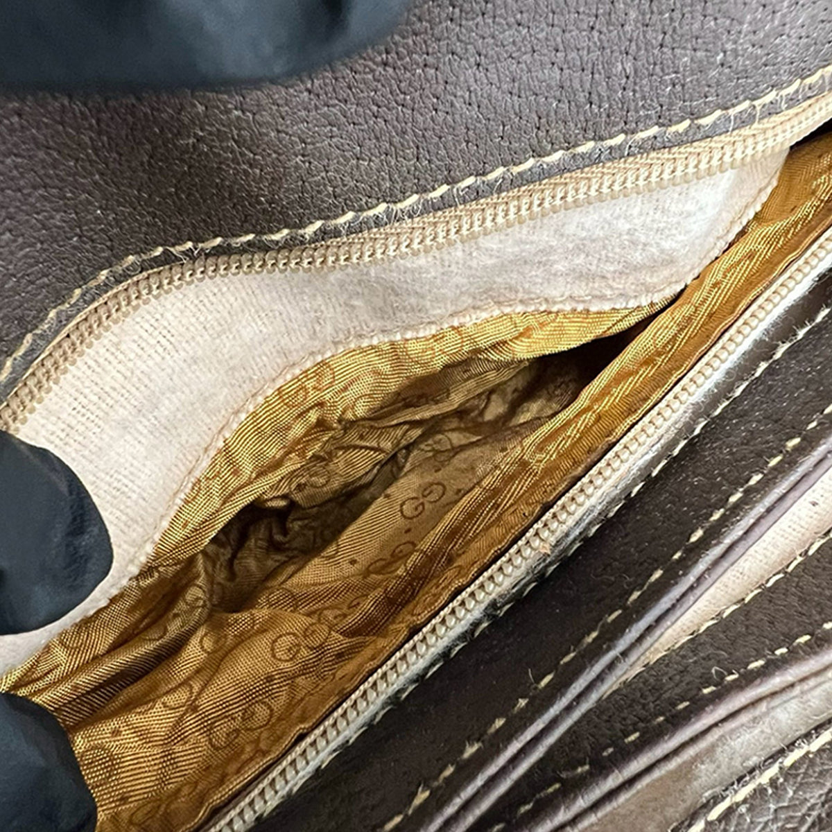 Gucci GG Supreme Crossbody
