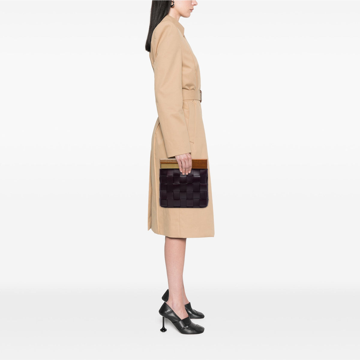 Bottega Veneta Lambskin Maxi Intrecciato The Snap Clutch