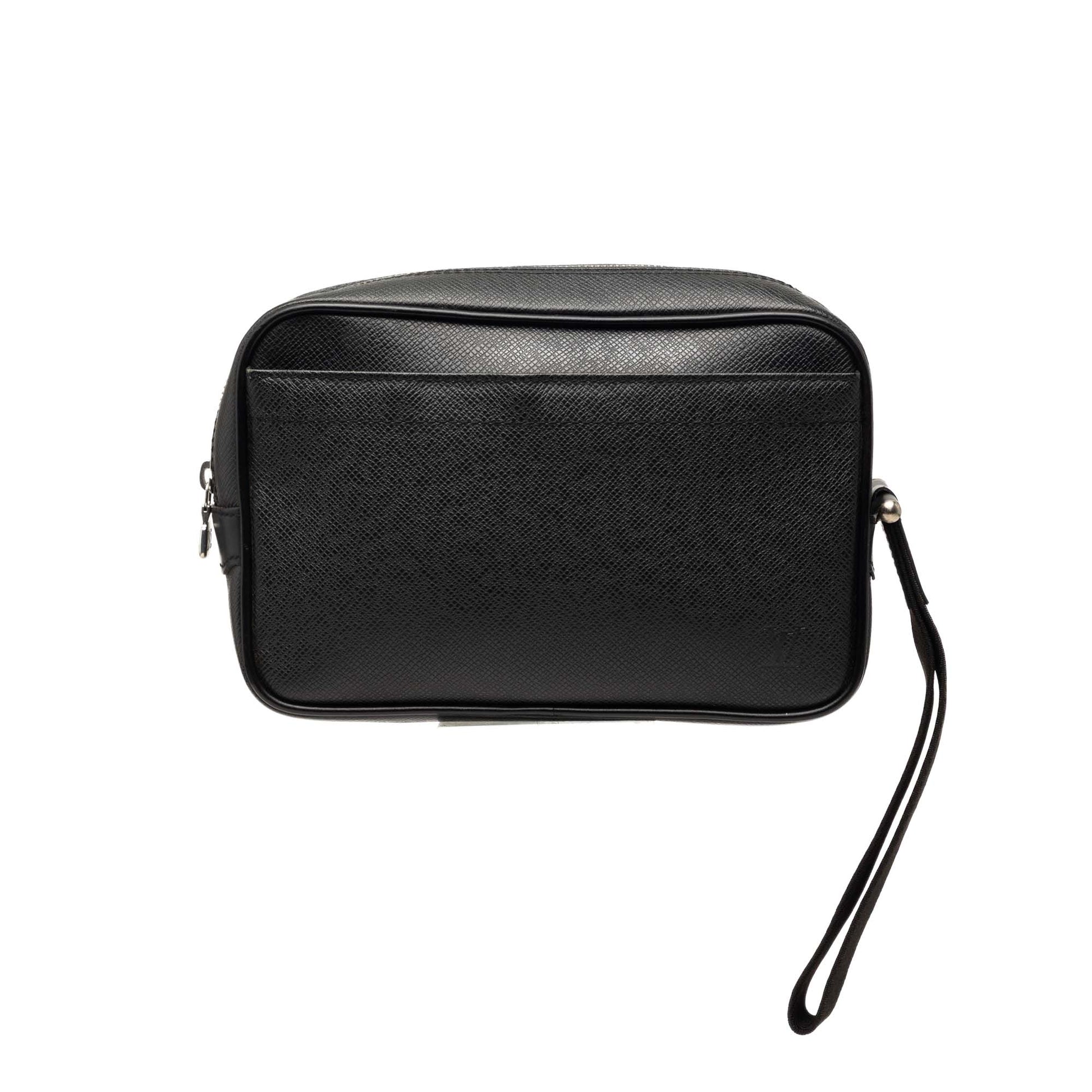 Louis Vuitton Taiga Pochette Kaluga