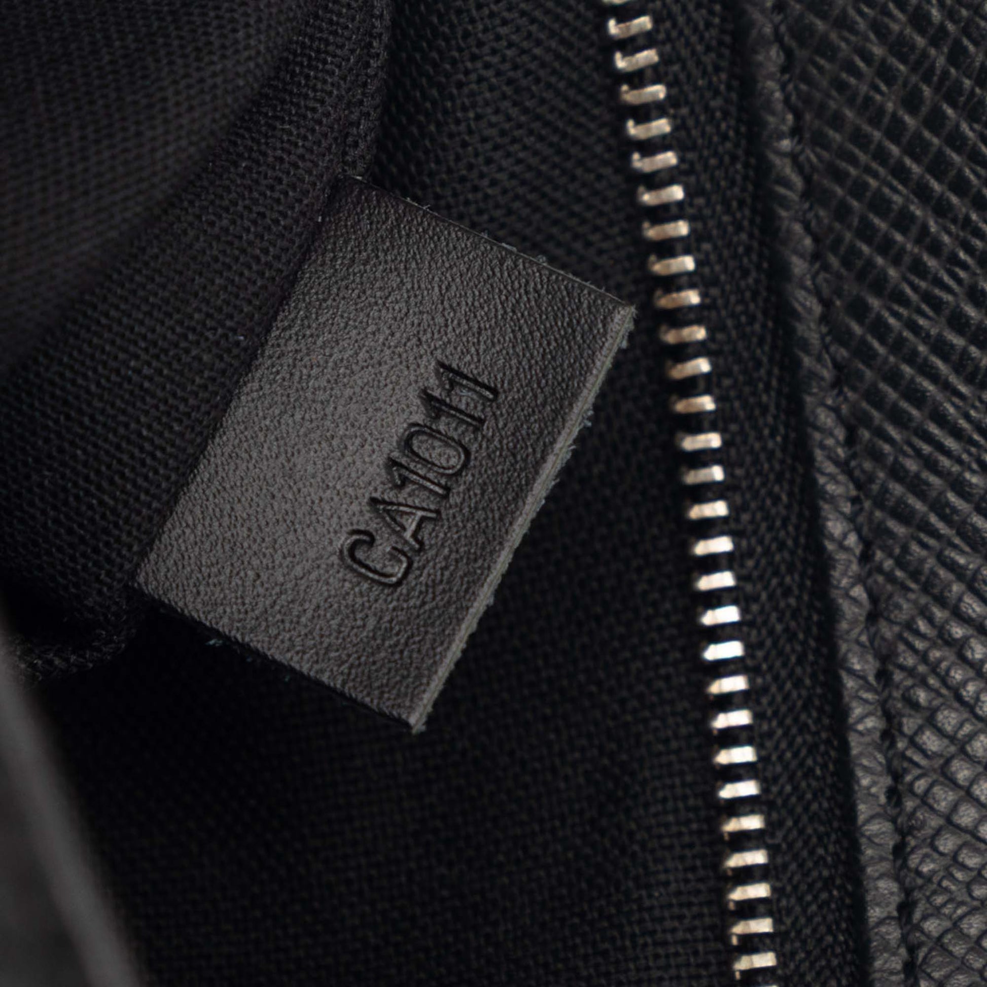 Louis Vuitton Taiga Pochette Kaluga