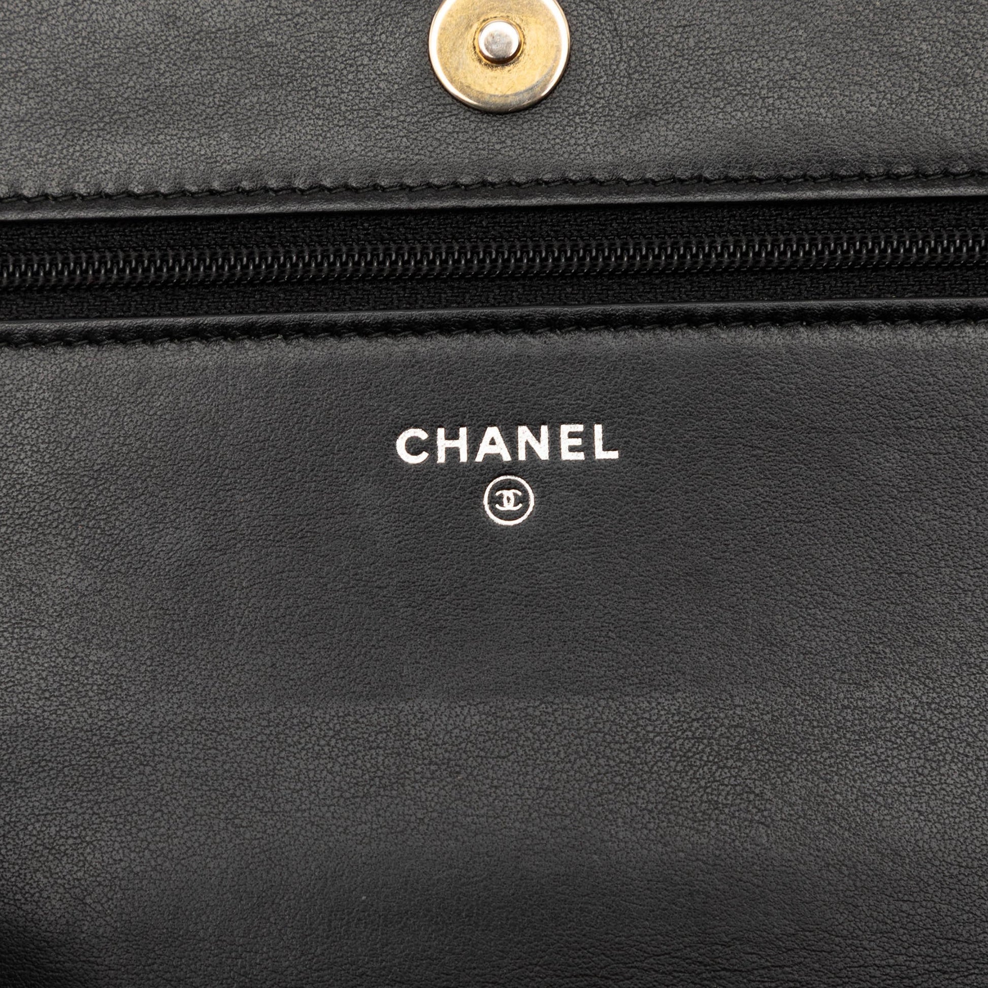 Chanel Bicolor Quilted Aged Calfskin Gabrielle Wallet On Chain
