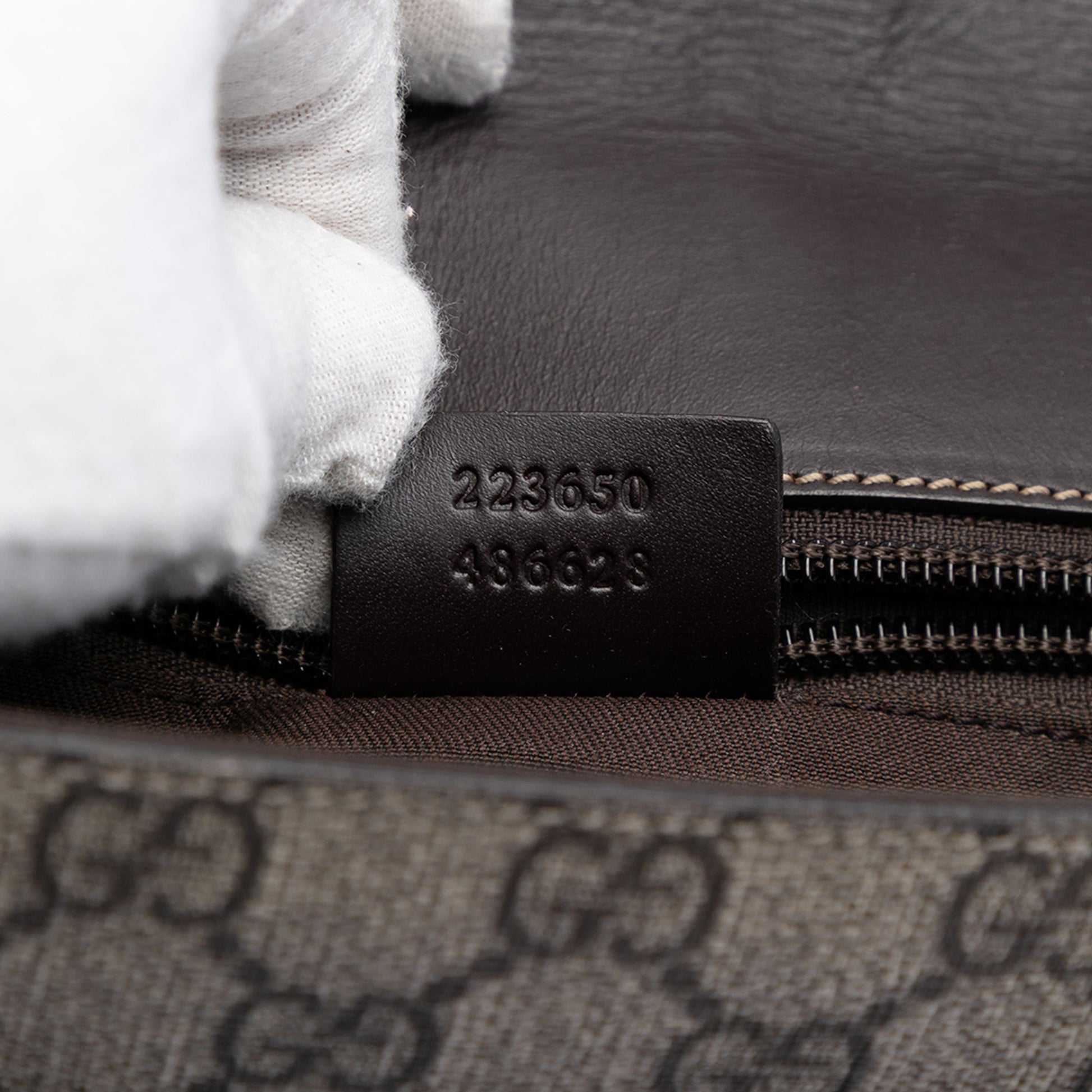 Gucci GG Supreme Business Bag