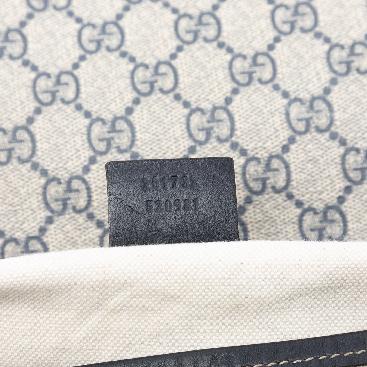 Gucci GG Supreme Crossbody