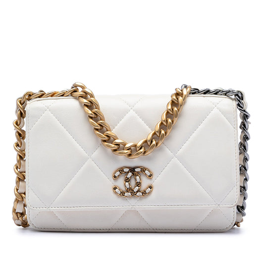 Quilted Lambskin 19 Wallet on Chain
