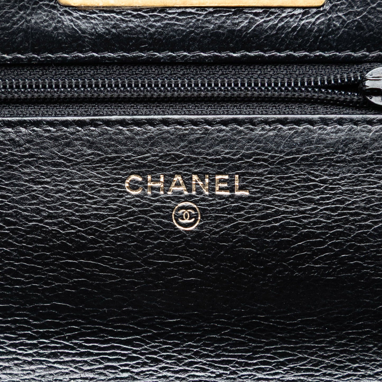 Stitched Goatskin Golden CC Wallet On Chain