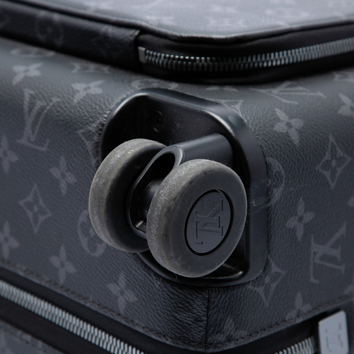 Louis Vuitton Monogram Eclipse Horizon Business 55
