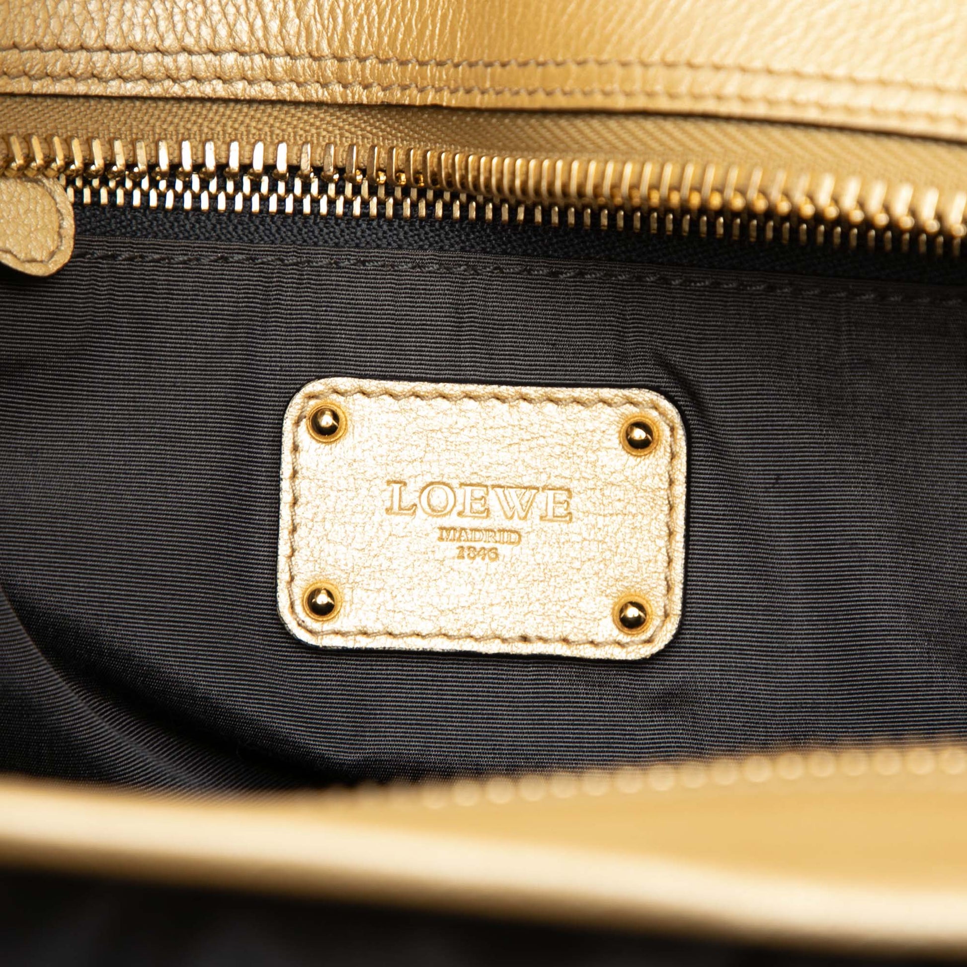 LOEWE Goatskin Amazona 32
