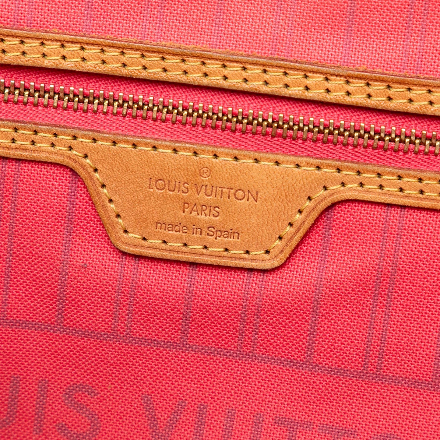 Louis Vuitton Monogram V Neverfull MM
