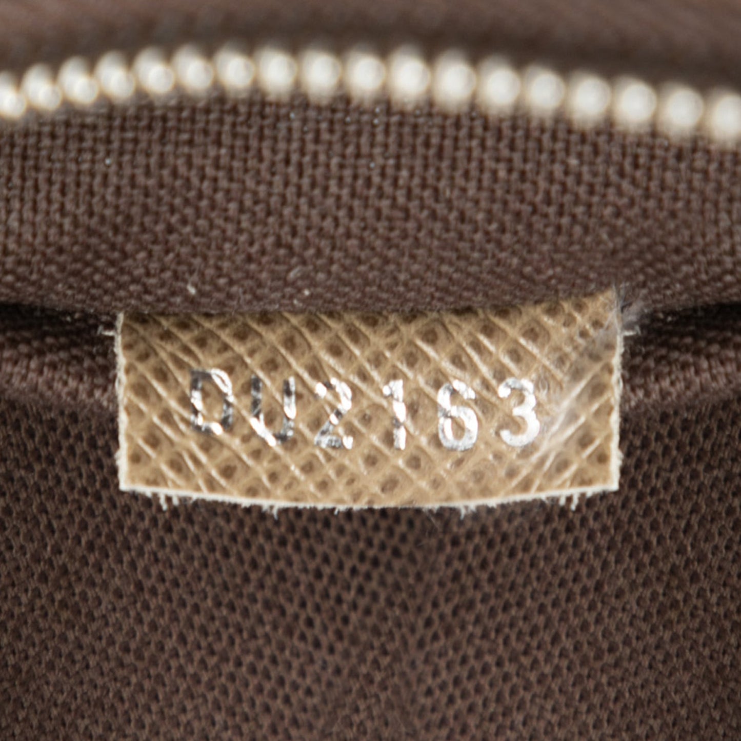 Louis Vuitton Taiga Roman PM